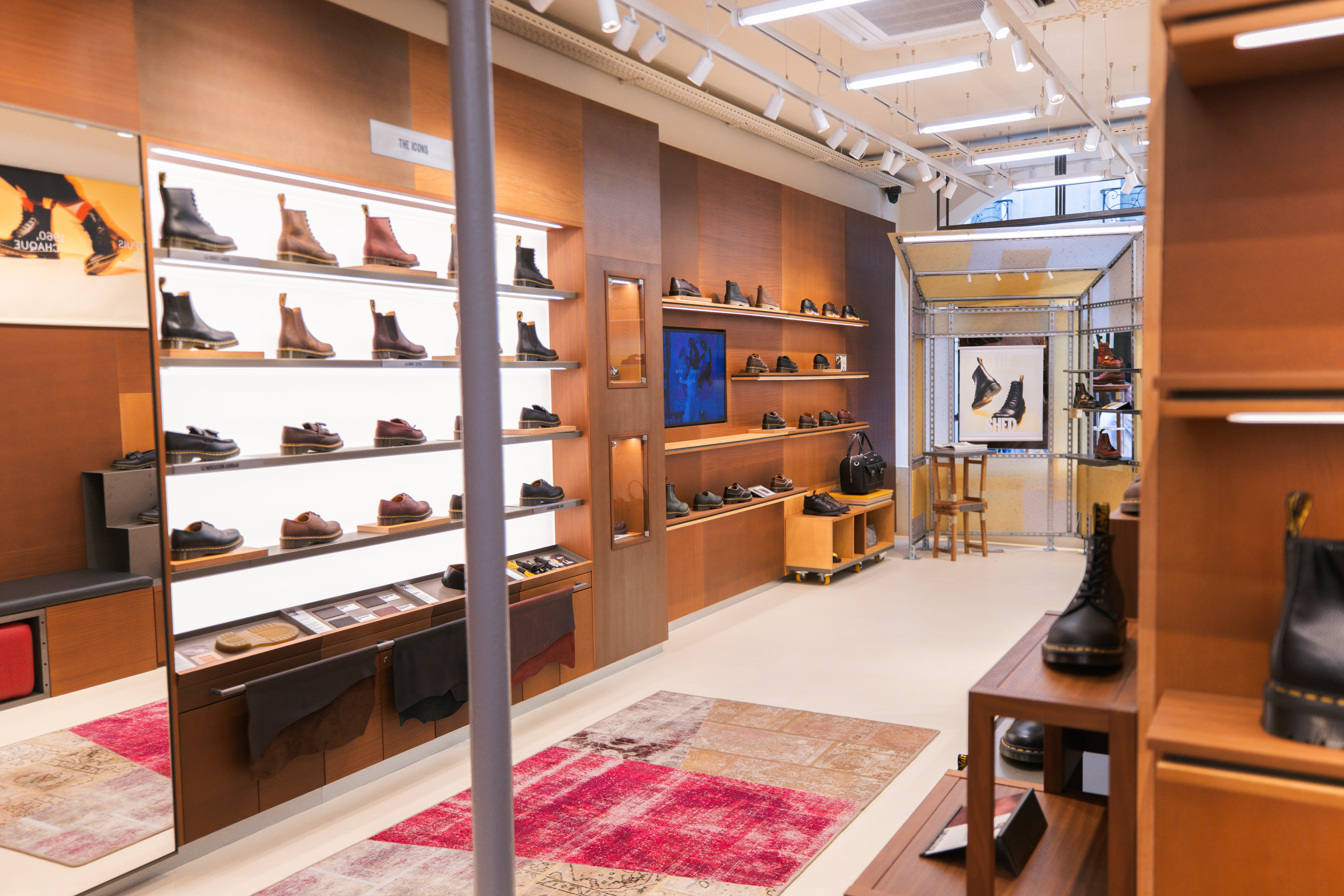 Dr. Martens Puts the Human Back in the Shoe Game Vanity Teen Dr. Martens Puts the Human Back in the Shoe Game Dr. Martens Puts the Human Back in the Shoe Game Vanity Teen