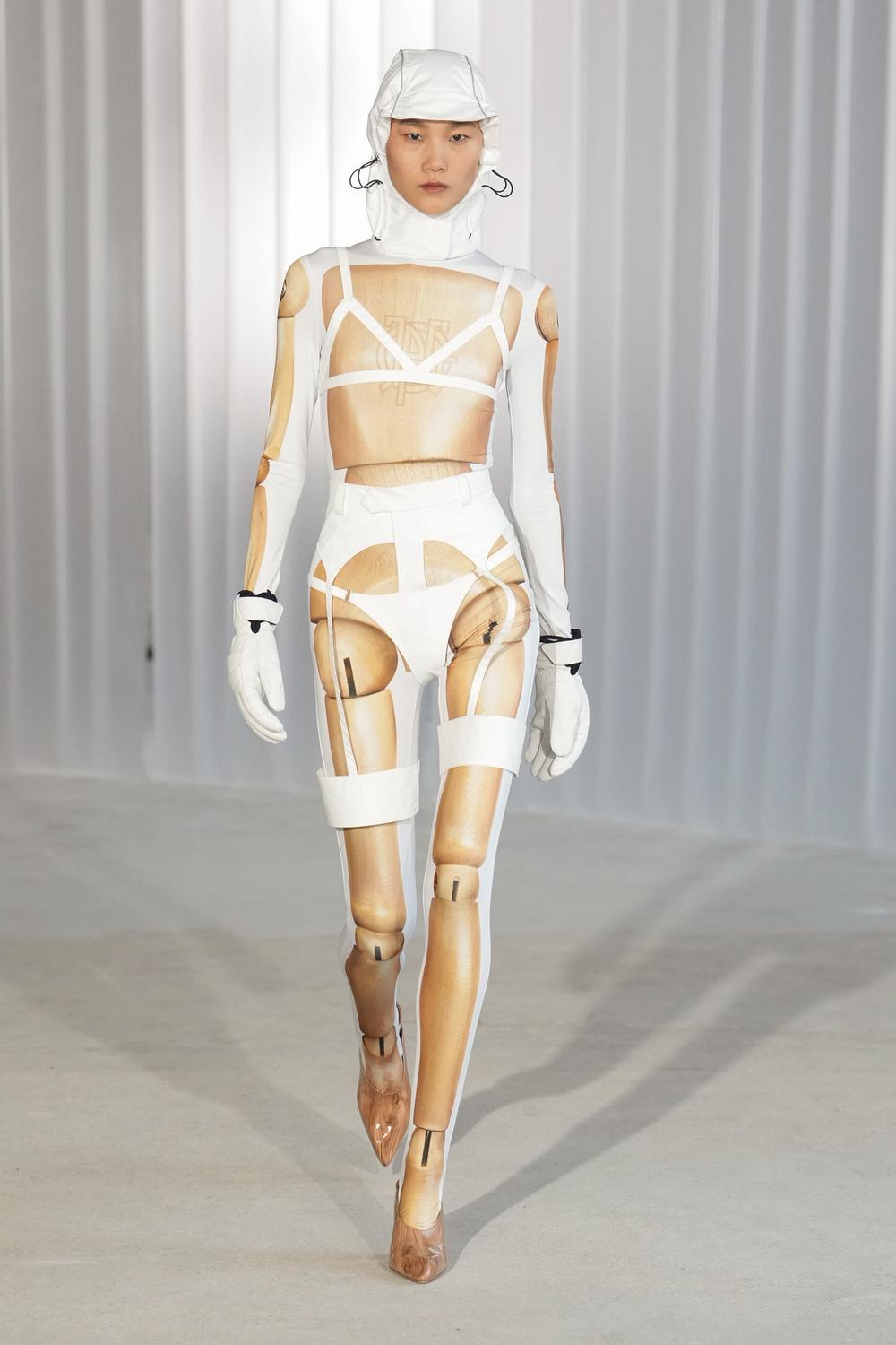 PFW Summary: The Details That Caught My Eye Vanity Teen JEAN PAUL GAULTIER SS27 - PFW