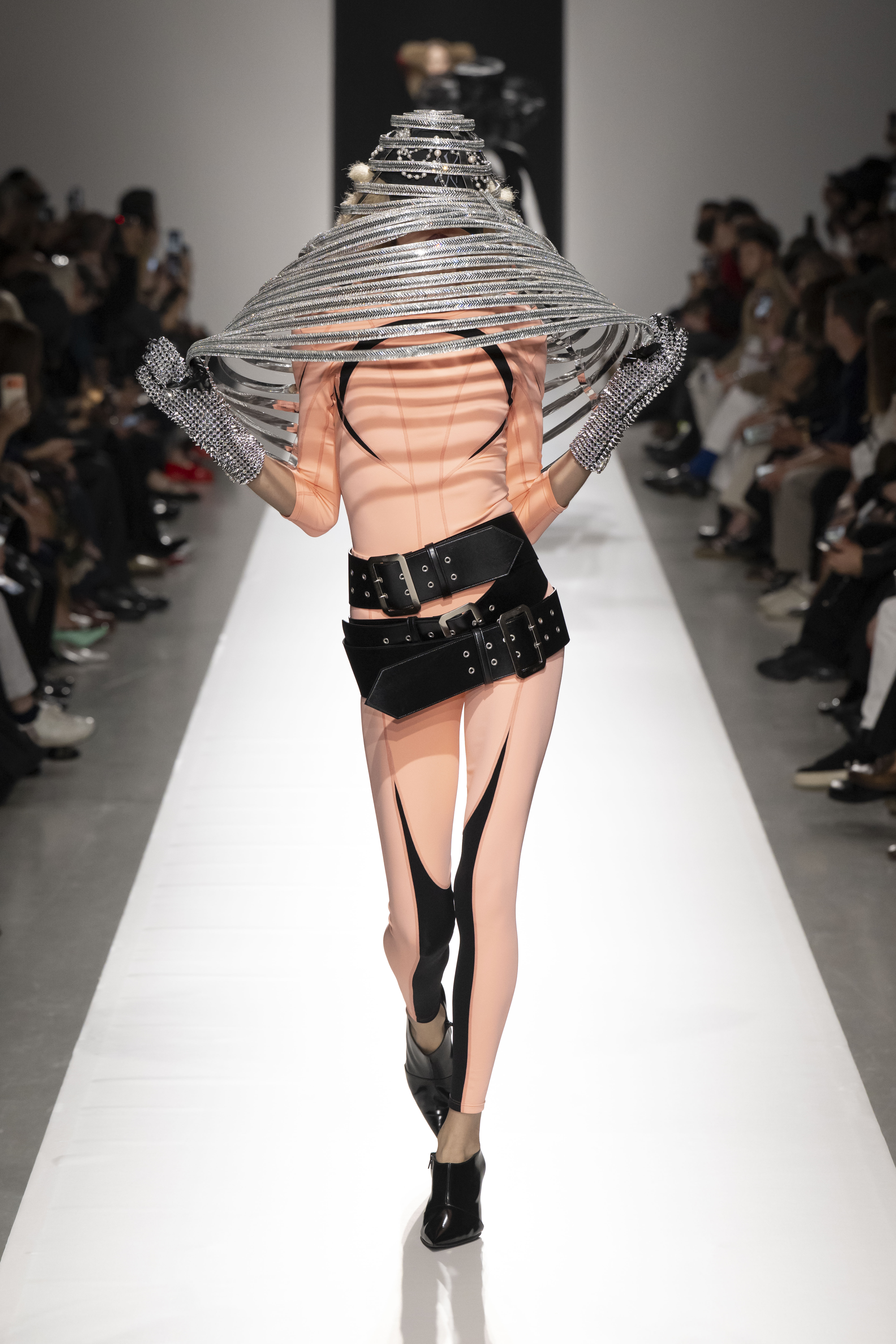 Junya Watanabe SS27 Goes Somewhere Between Punk and Architecture Junya Watanabe SS27 Goes Somewhere Between Punk and Architecture Vanity Teen