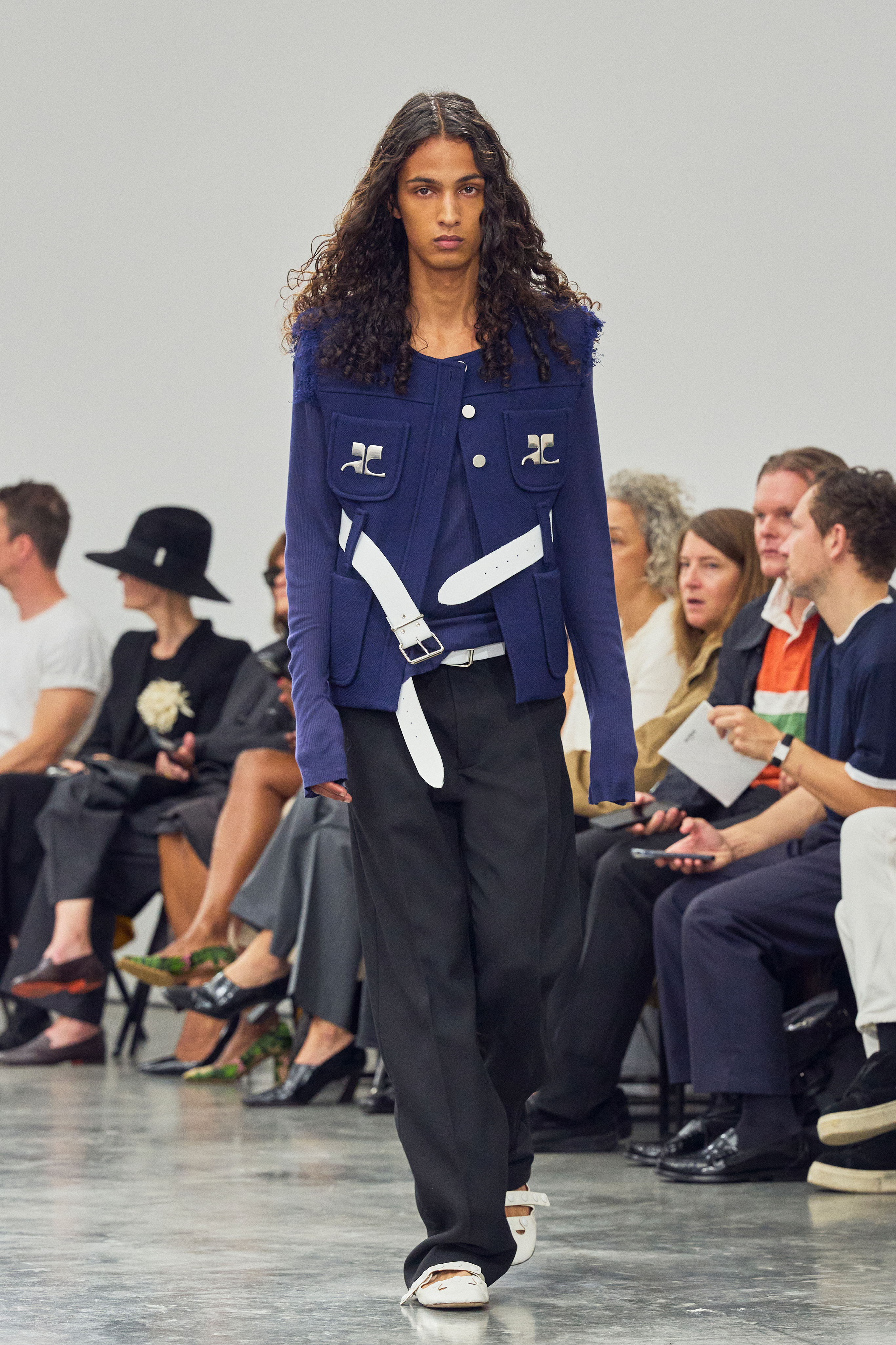 COURRÈGES SS27: Boldly Wearing the Future a Little Wrong Vanity Teen COURRÈGES SS27: Boldly Wearing the Future a Little Wrong COURRÈGES SS27: Boldly Wearing the Future a Little Wrong Vanity Teen