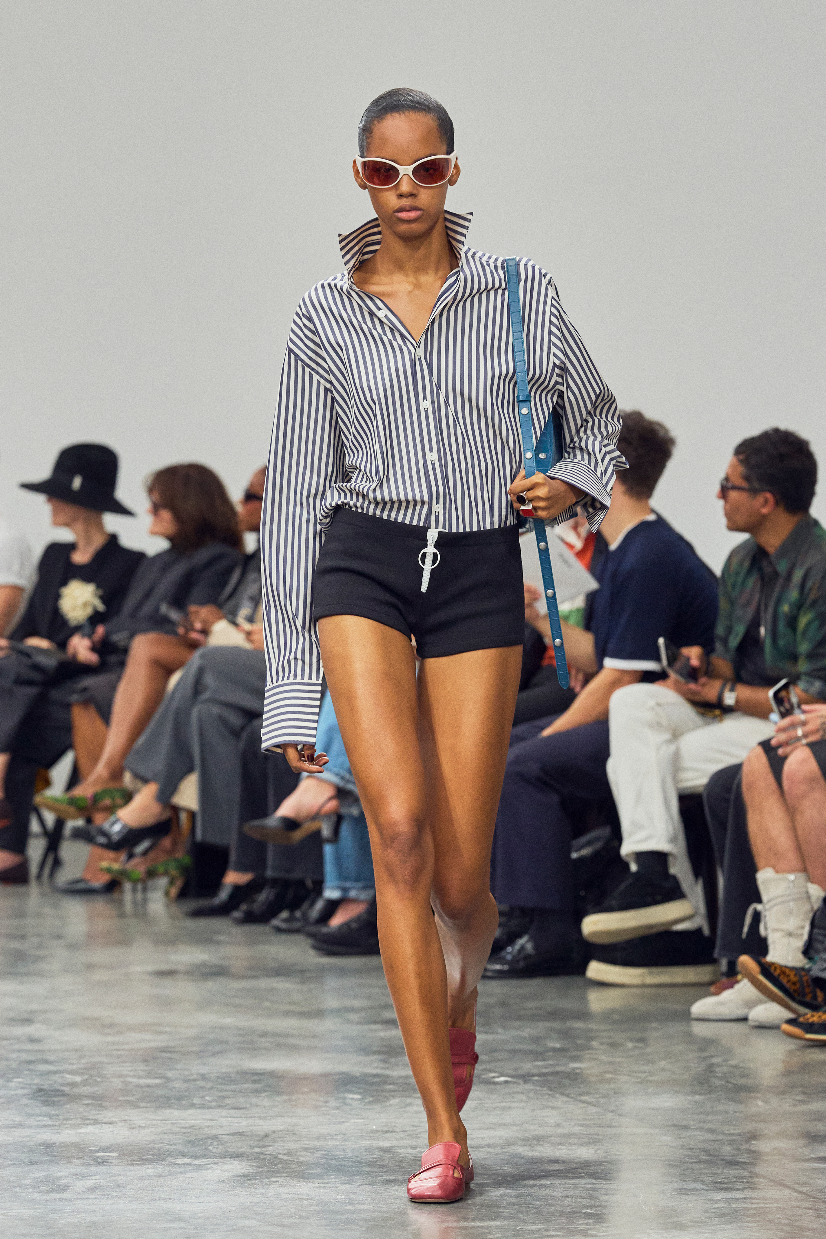COURRÈGES SS27: Boldly Wearing the Future a Little Wrong Vanity Teen COURRÈGES SS27: Boldly Wearing the Future a Little Wrong COURRÈGES SS27: Boldly Wearing the Future a Little Wrong Vanity Teen