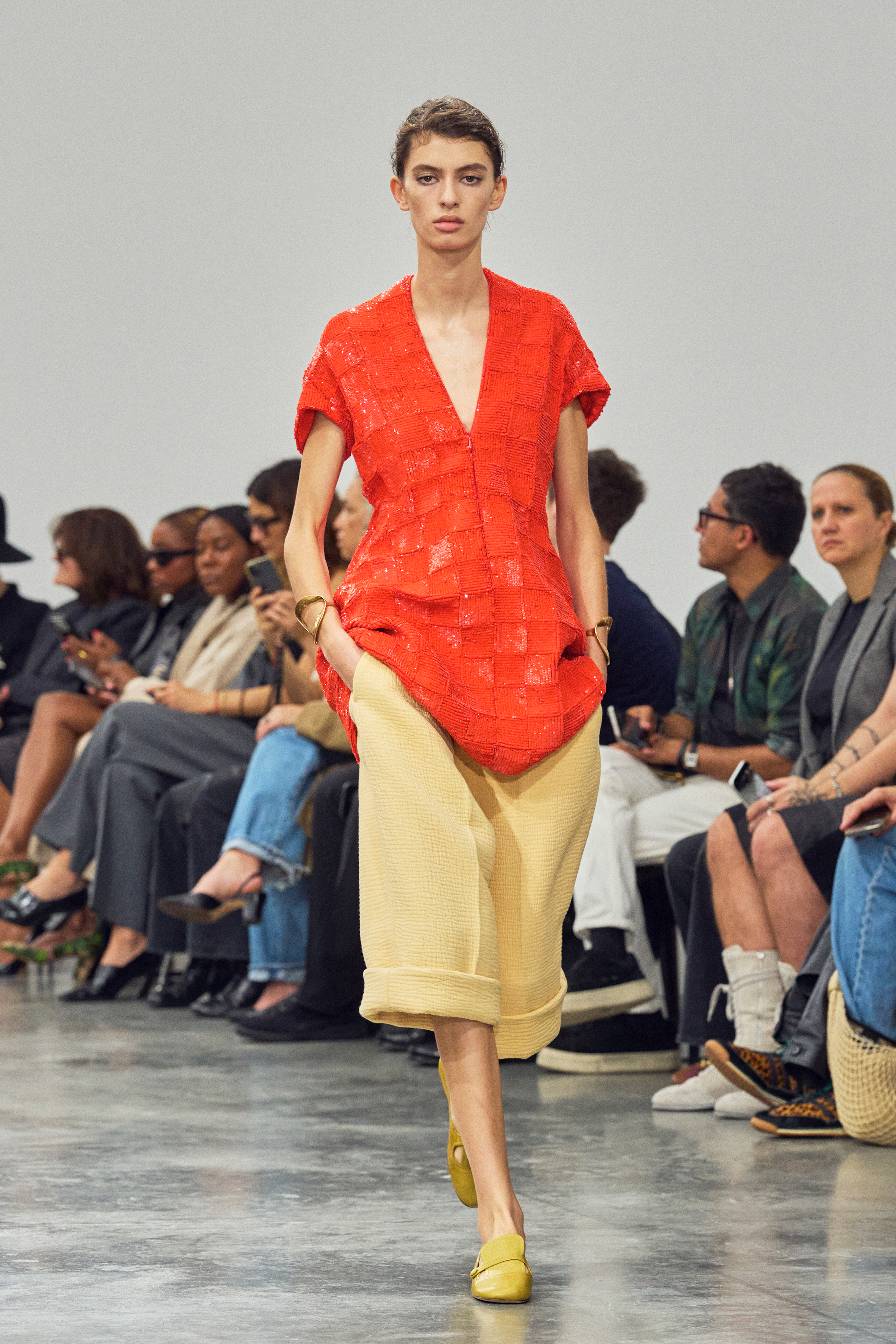 COURRÈGES SS27: Boldly Wearing the Future a Little Wrong Vanity Teen COURRÈGES SS27: Boldly Wearing the Future a Little Wrong COURRÈGES SS27: Boldly Wearing the Future a Little Wrong Vanity Teen