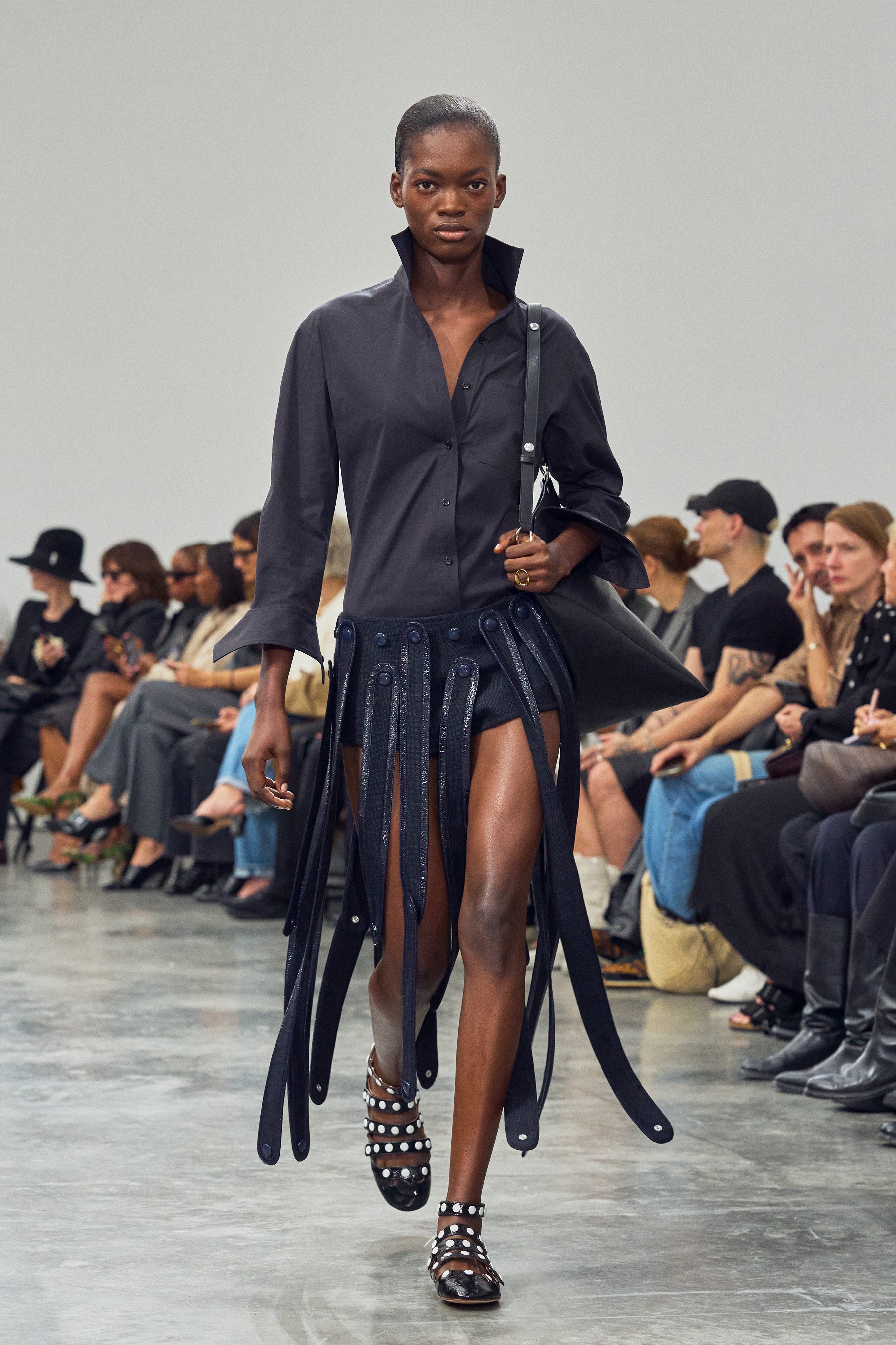 COURRÈGES SS27: Boldly Wearing the Future a Little Wrong Vanity Teen COURRÈGES SS27: Boldly Wearing the Future a Little Wrong COURRÈGES SS27: Boldly Wearing the Future a Little Wrong Vanity Teen
