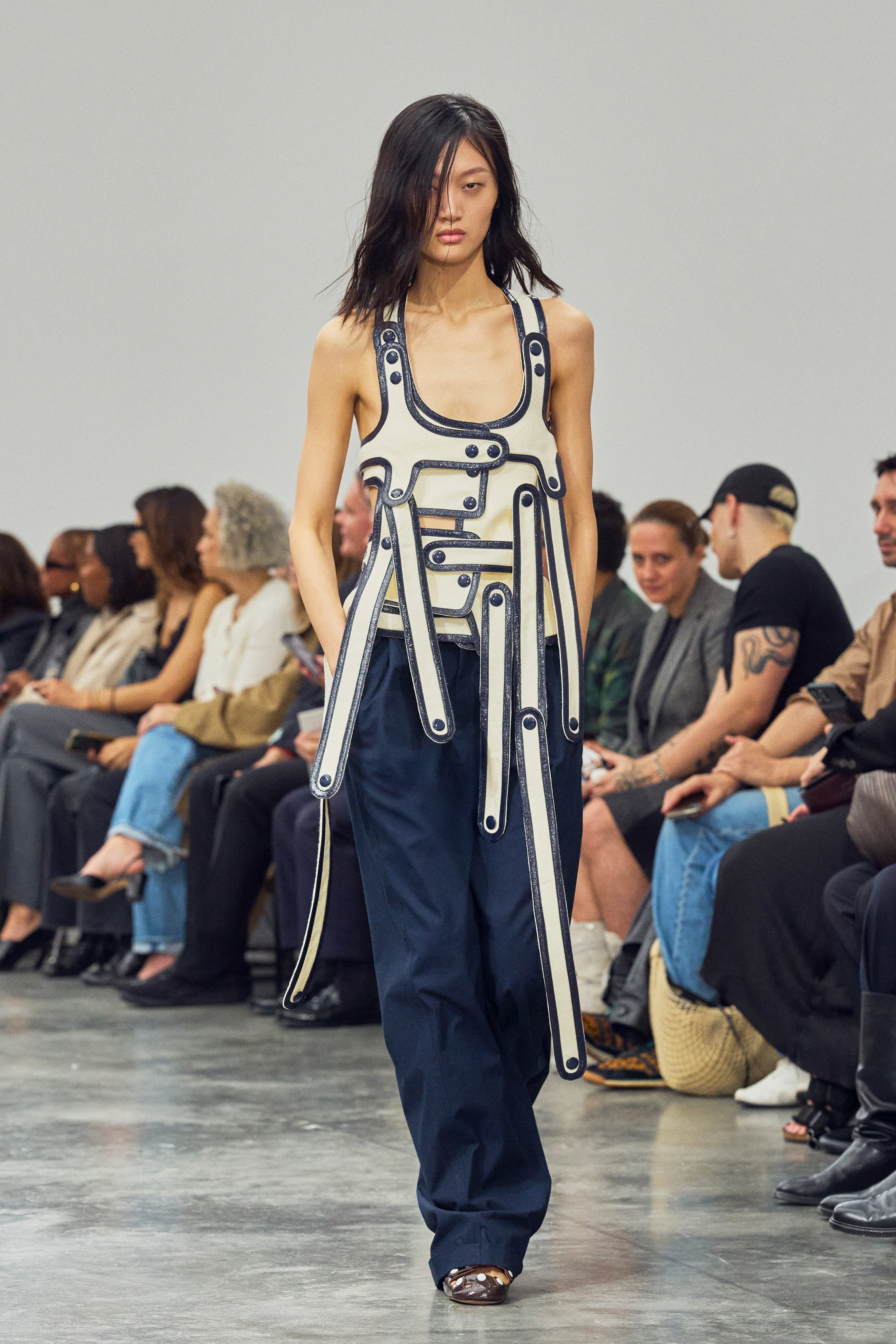 COURRÈGES SS27: Boldly Wearing the Future a Little Wrong Vanity Teen COURRÈGES SS27: Boldly Wearing the Future a Little Wrong COURRÈGES SS27: Boldly Wearing the Future a Little Wrong Vanity Teen