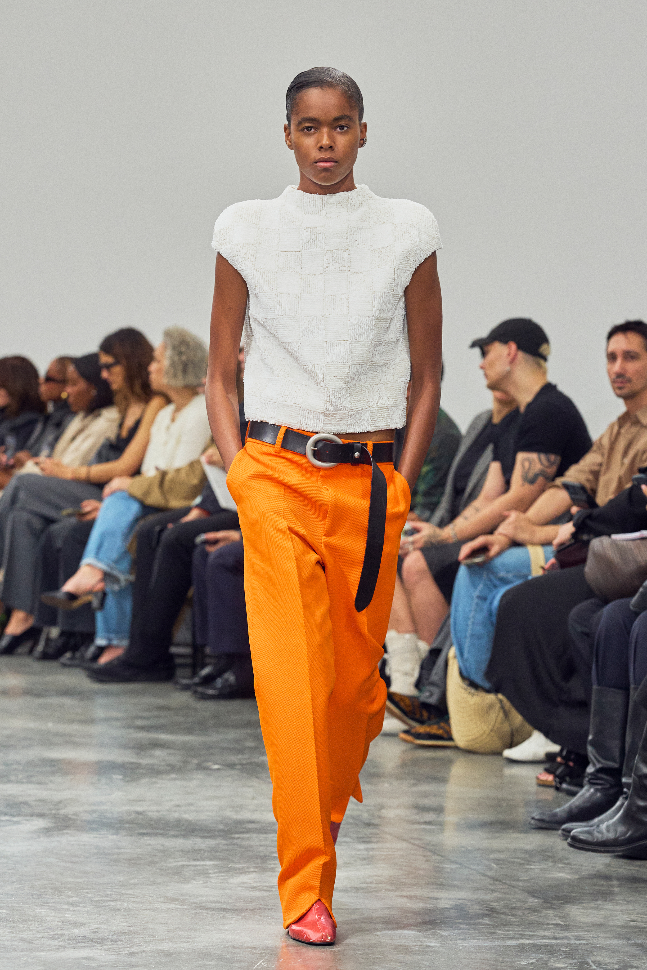 COURRÈGES SS27: Boldly Wearing the Future a Little Wrong Vanity Teen COURRÈGES SS27: Boldly Wearing the Future a Little Wrong COURRÈGES SS27: Boldly Wearing the Future a Little Wrong Vanity Teen