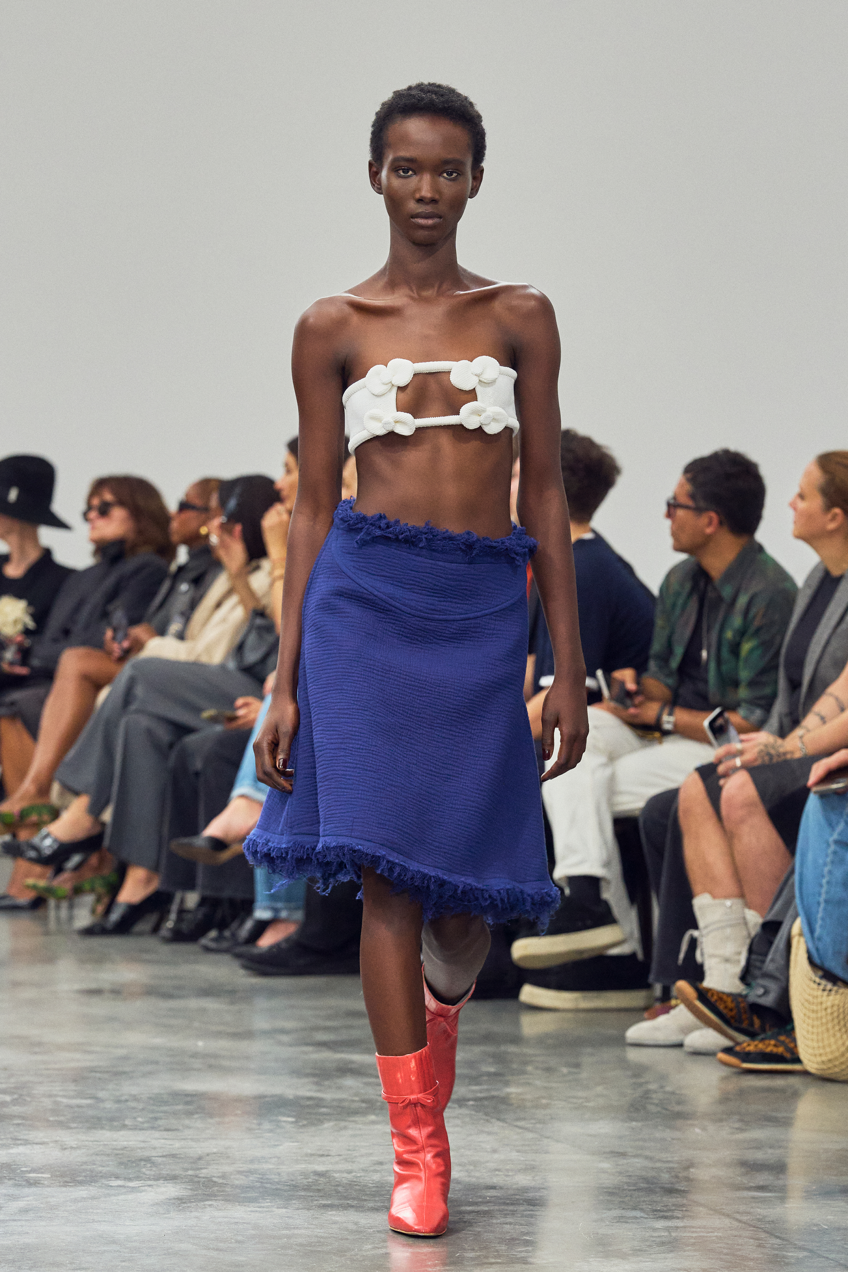 COURRÈGES SS27: Boldly Wearing the Future a Little Wrong Vanity Teen COURRÈGES SS27: Boldly Wearing the Future a Little Wrong COURRÈGES SS27: Boldly Wearing the Future a Little Wrong Vanity Teen