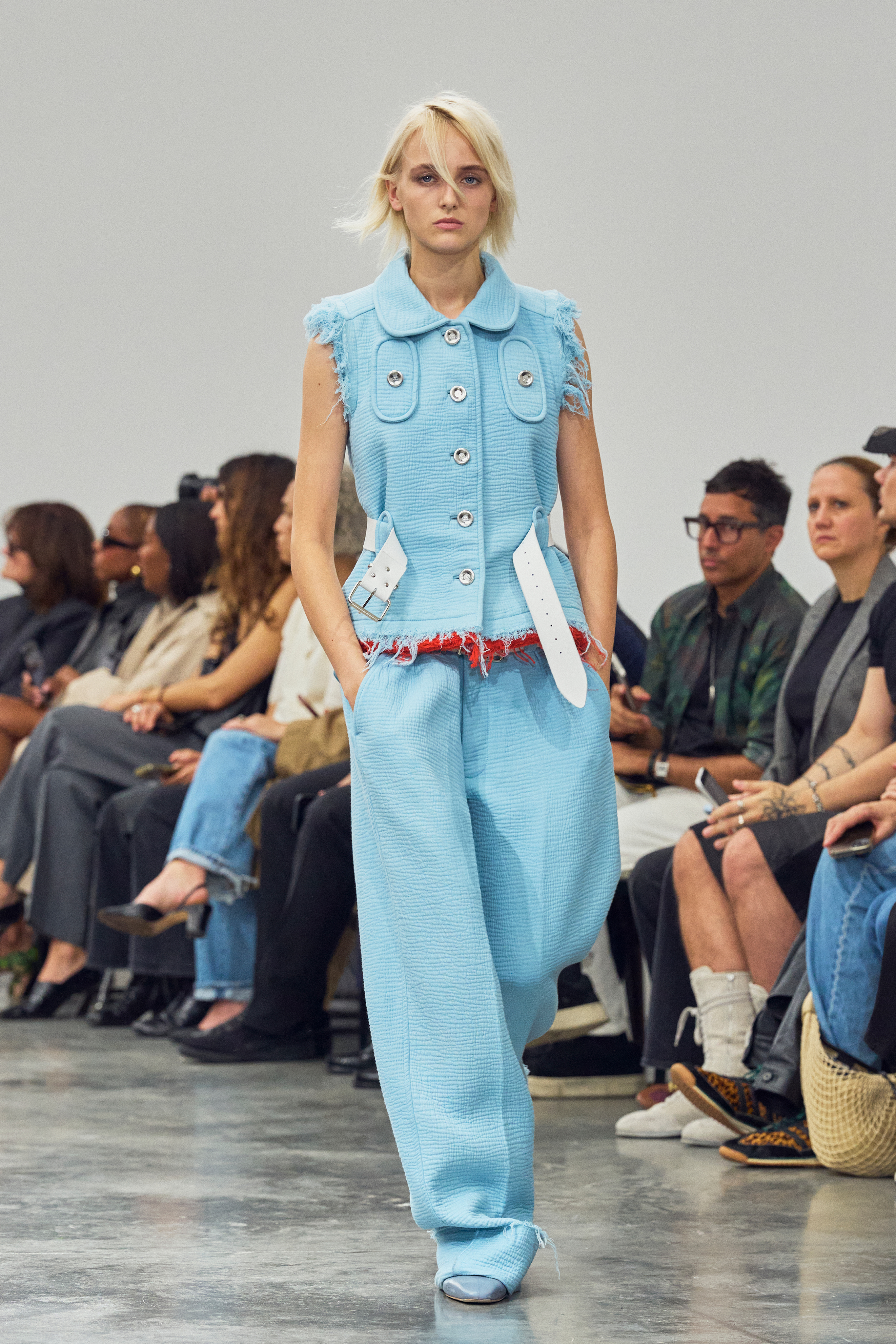 COURRÈGES SS27: Boldly Wearing the Future a Little Wrong Vanity Teen COURRÈGES SS27: Boldly Wearing the Future a Little Wrong COURRÈGES SS27: Boldly Wearing the Future a Little Wrong Vanity Teen