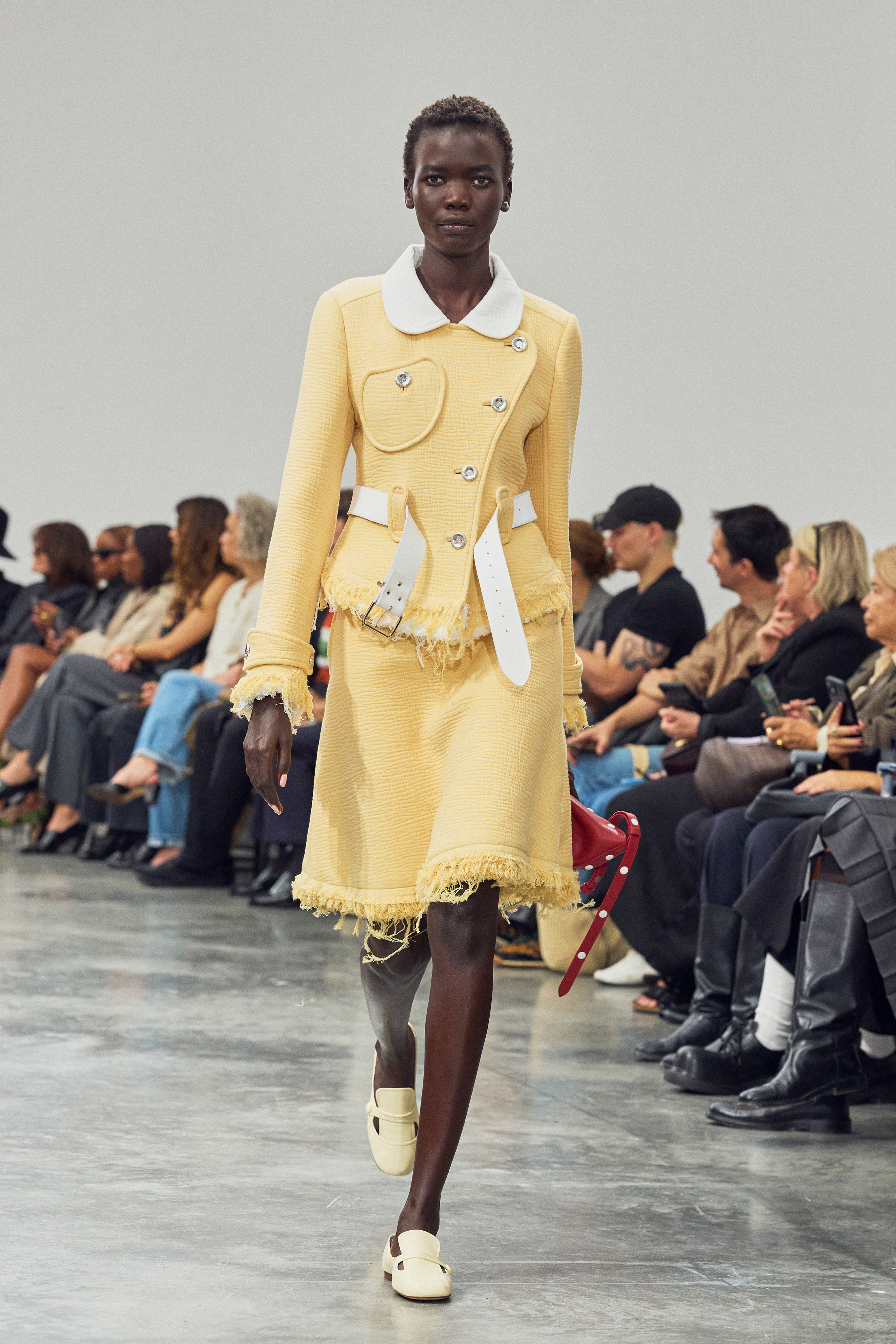 COURRÈGES SS27: Boldly Wearing the Future a Little Wrong Vanity Teen COURRÈGES SS27: Boldly Wearing the Future a Little Wrong COURRÈGES SS27: Boldly Wearing the Future a Little Wrong Vanity Teen