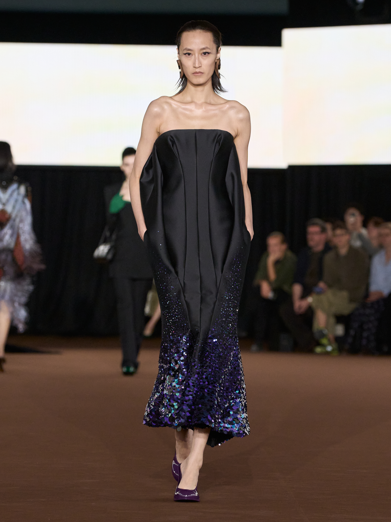 MUGLER Spring/Summer 2027: The Body Remembers Vanity Teen MUGLER Spring/Summer 2027: The Body Remembers MUGLER Spring/Summer 2027: The Body Remembers Vanity Teen