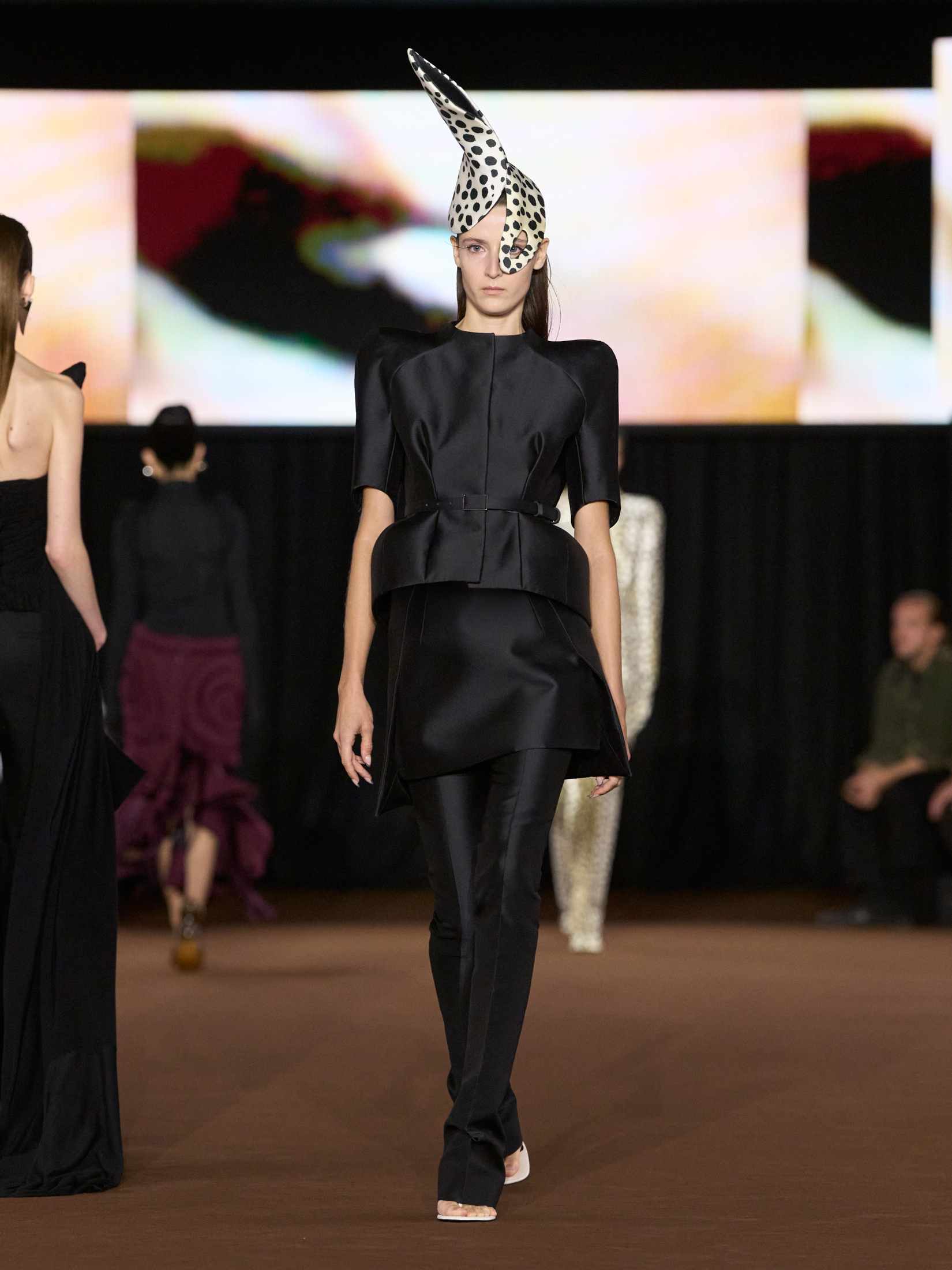 MUGLER Spring/Summer 2027: The Body Remembers Vanity Teen MUGLER Spring/Summer 2027: The Body Remembers MUGLER Spring/Summer 2027: The Body Remembers Vanity Teen