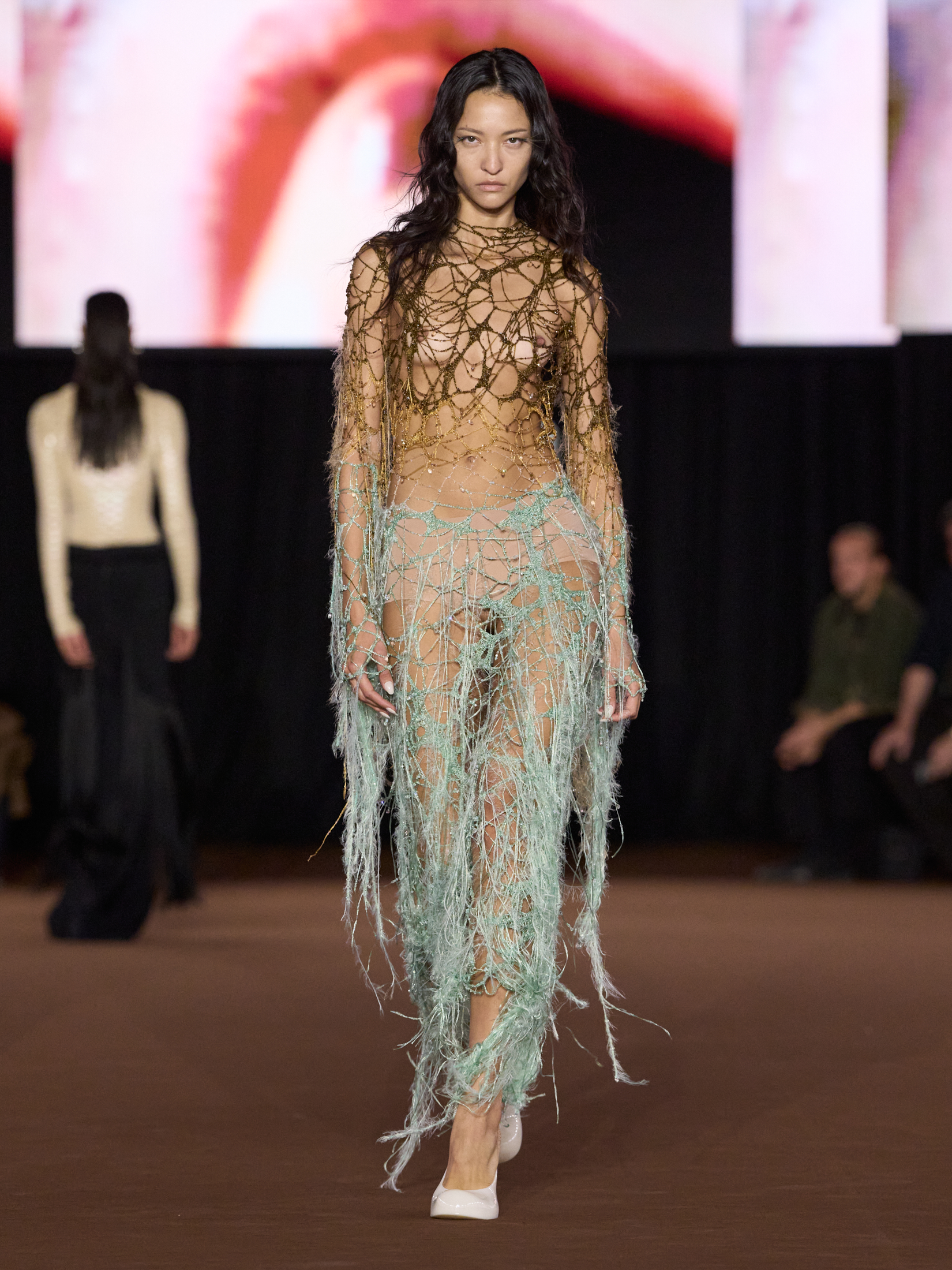 MUGLER Spring/Summer 2027: The Body Remembers Vanity Teen MUGLER Spring/Summer 2027: The Body Remembers MUGLER Spring/Summer 2027: The Body Remembers Vanity Teen