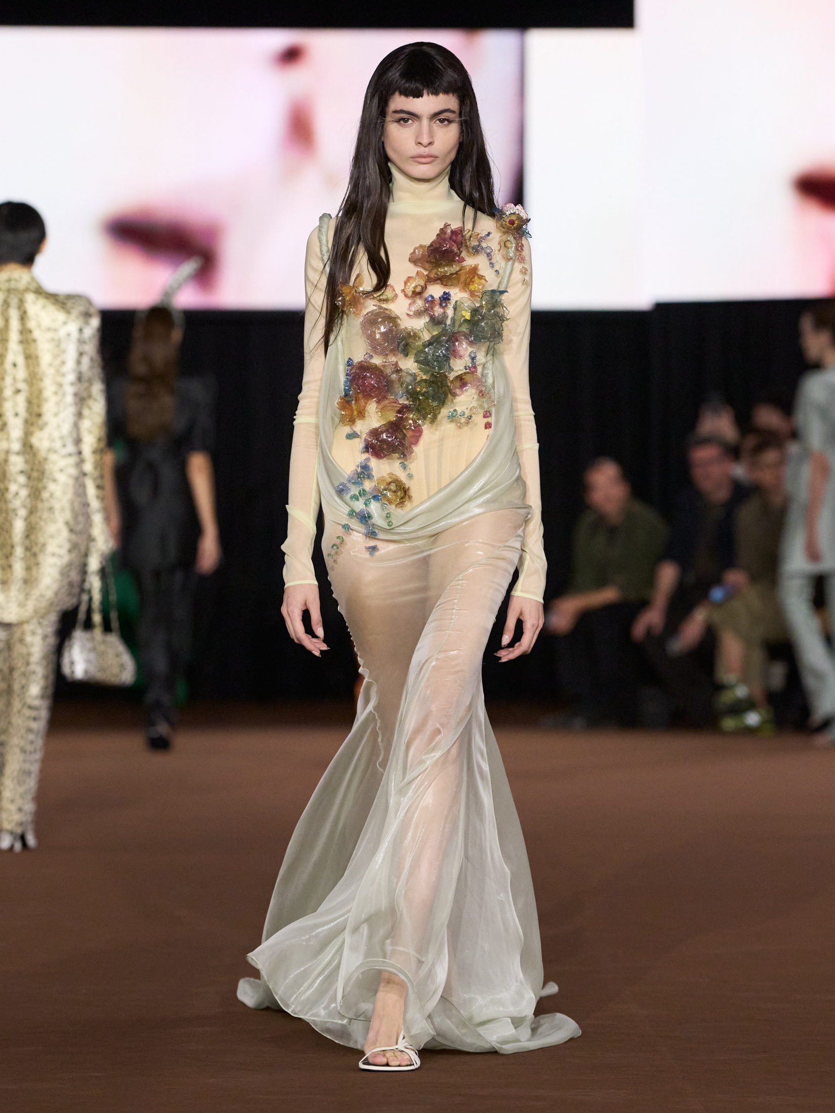 MUGLER Spring/Summer 2027: The Body Remembers Vanity Teen MUGLER Spring/Summer 2027: The Body Remembers MUGLER Spring/Summer 2027: The Body Remembers Vanity Teen