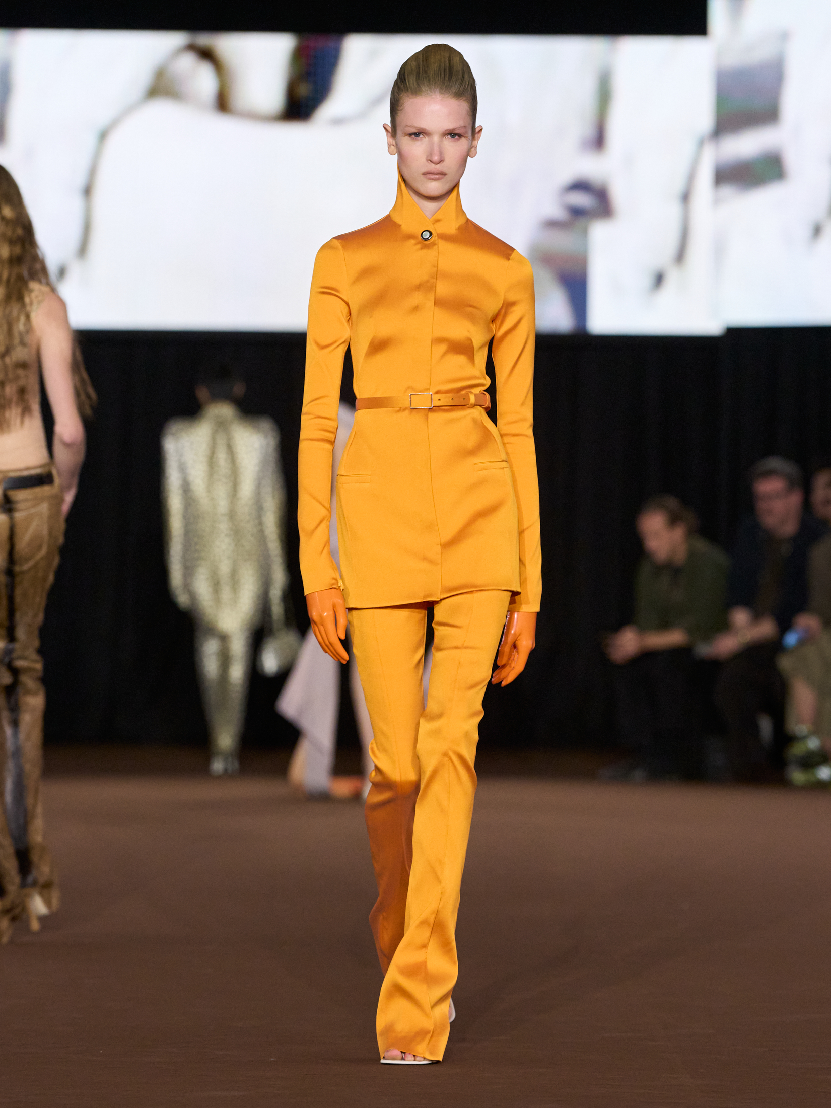 MUGLER Spring/Summer 2027: The Body Remembers Vanity Teen MUGLER Spring/Summer 2027: The Body Remembers MUGLER Spring/Summer 2027: The Body Remembers Vanity Teen
