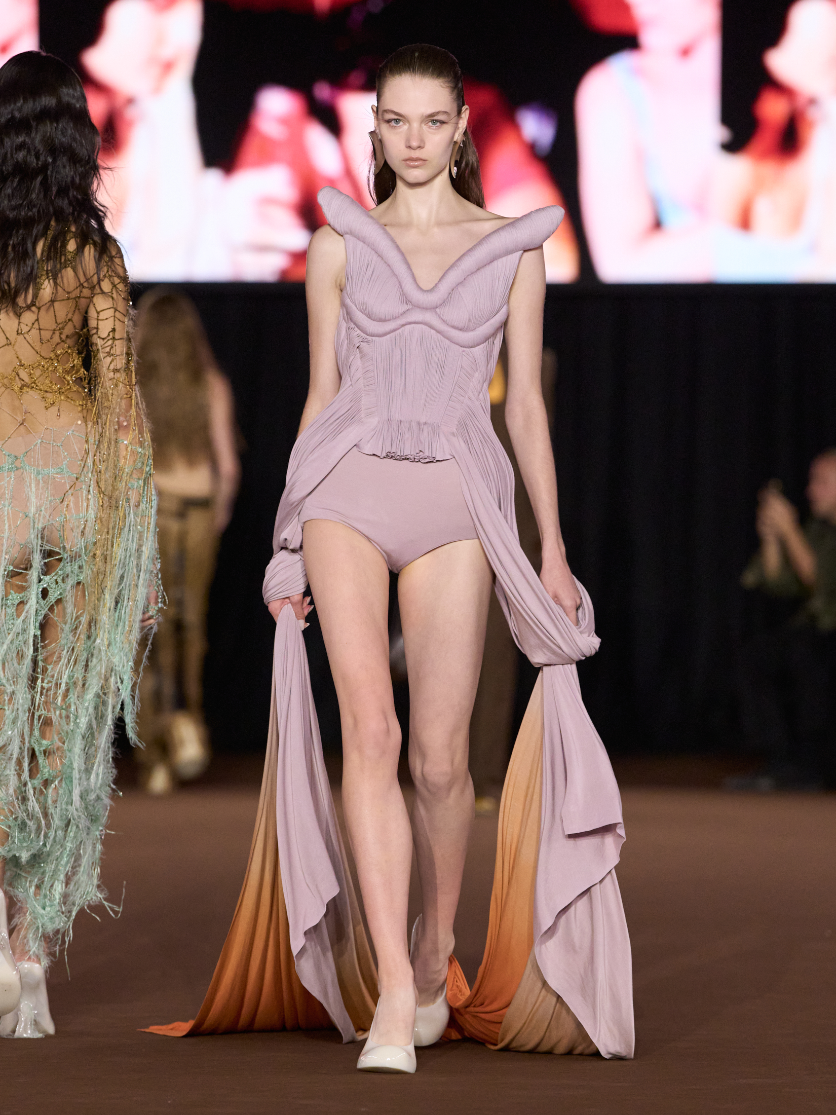 MUGLER Spring/Summer 2027: The Body Remembers Vanity Teen MUGLER Spring/Summer 2027: The Body Remembers MUGLER Spring/Summer 2027: The Body Remembers Vanity Teen