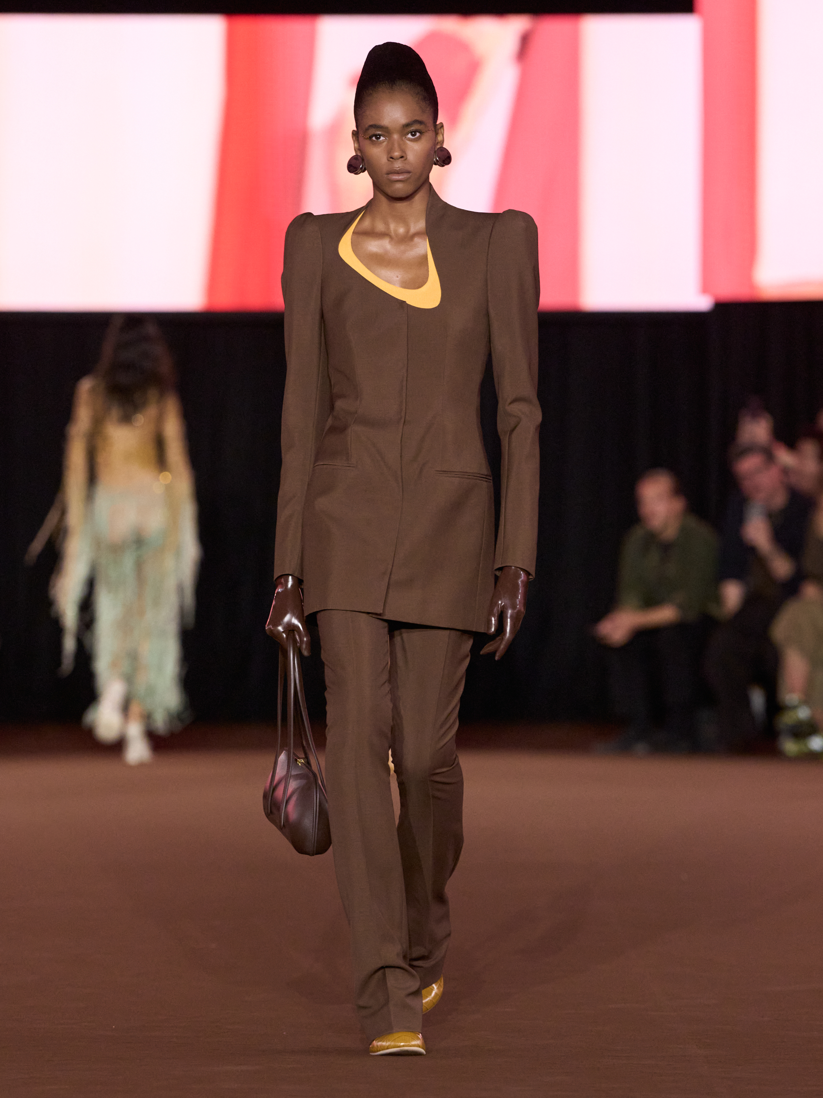 MUGLER Spring/Summer 2027: The Body Remembers Vanity Teen MUGLER Spring/Summer 2027: The Body Remembers MUGLER Spring/Summer 2027: The Body Remembers Vanity Teen