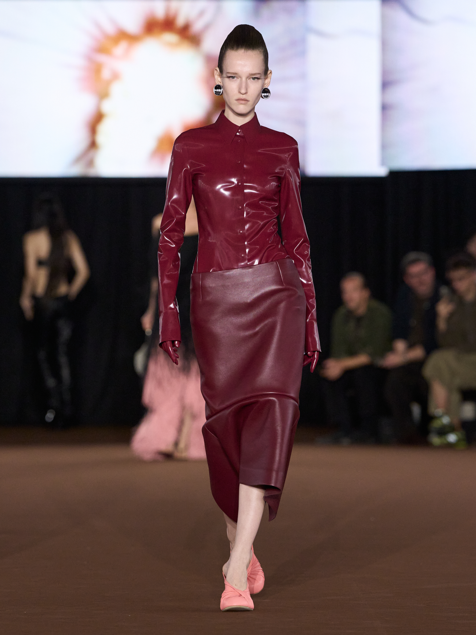 MUGLER Spring/Summer 2027: The Body Remembers Vanity Teen MUGLER Spring/Summer 2027: The Body Remembers MUGLER Spring/Summer 2027: The Body Remembers Vanity Teen