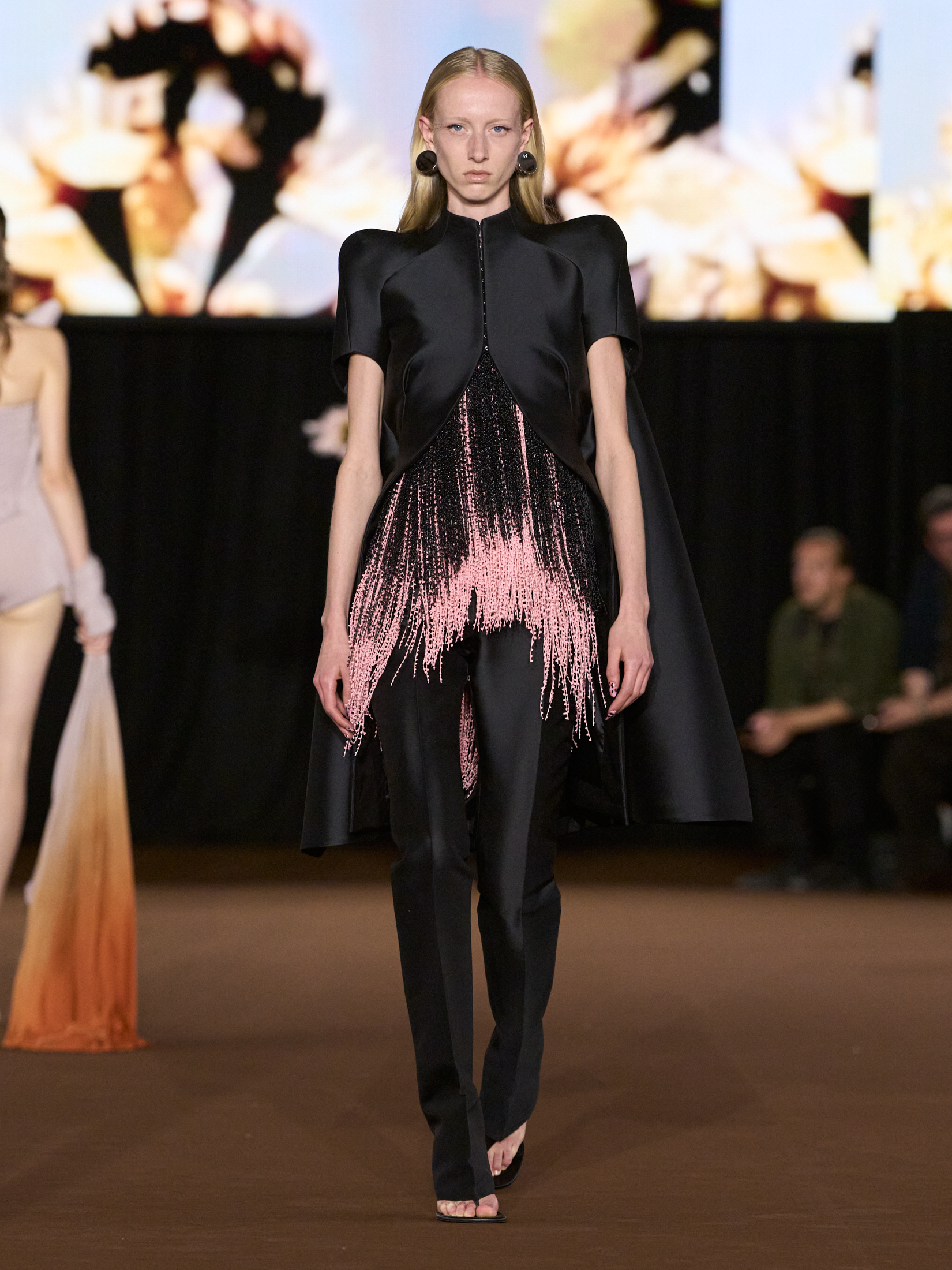 MUGLER Spring/Summer 2027: The Body Remembers Vanity Teen MUGLER Spring/Summer 2027: The Body Remembers MUGLER Spring/Summer 2027: The Body Remembers Vanity Teen