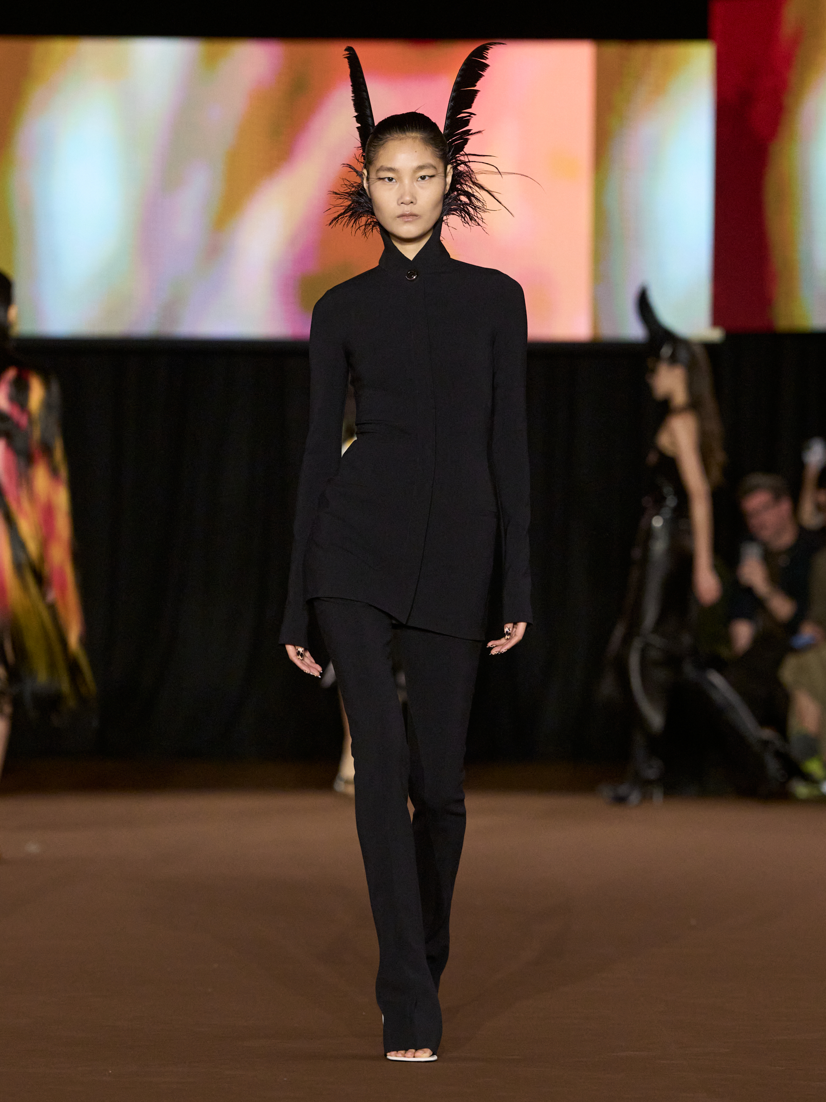 MUGLER Spring/Summer 2027: The Body Remembers Vanity Teen MUGLER Spring/Summer 2027: The Body Remembers MUGLER Spring/Summer 2027: The Body Remembers Vanity Teen