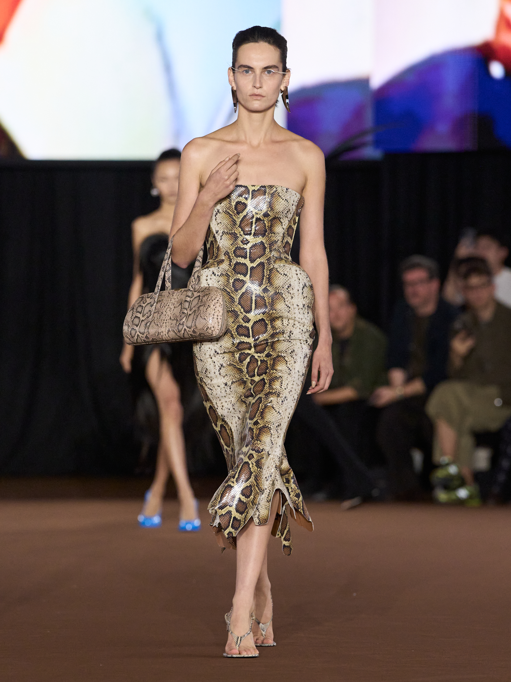 MUGLER Spring/Summer 2027: The Body Remembers Vanity Teen MUGLER Spring/Summer 2027: The Body Remembers MUGLER Spring/Summer 2027: The Body Remembers Vanity Teen