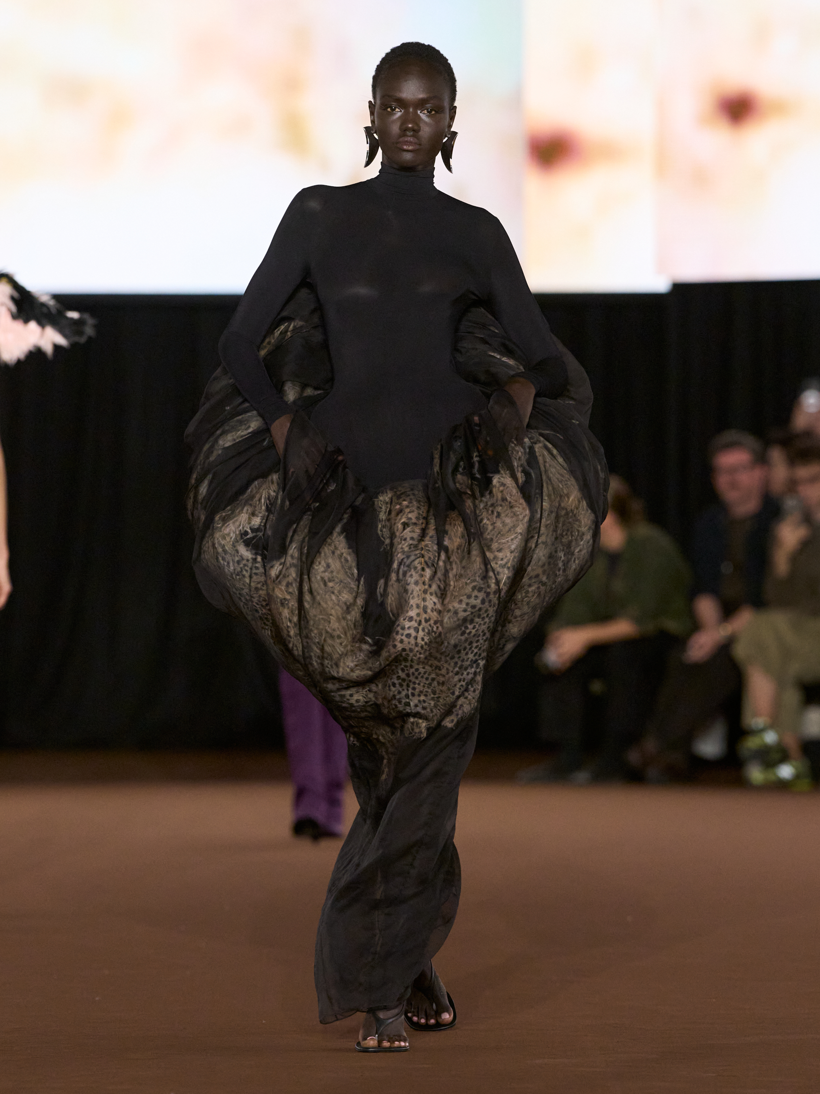 MUGLER Spring/Summer 2027: The Body Remembers Vanity Teen MUGLER Spring/Summer 2027: The Body Remembers MUGLER Spring/Summer 2027: The Body Remembers Vanity Teen
