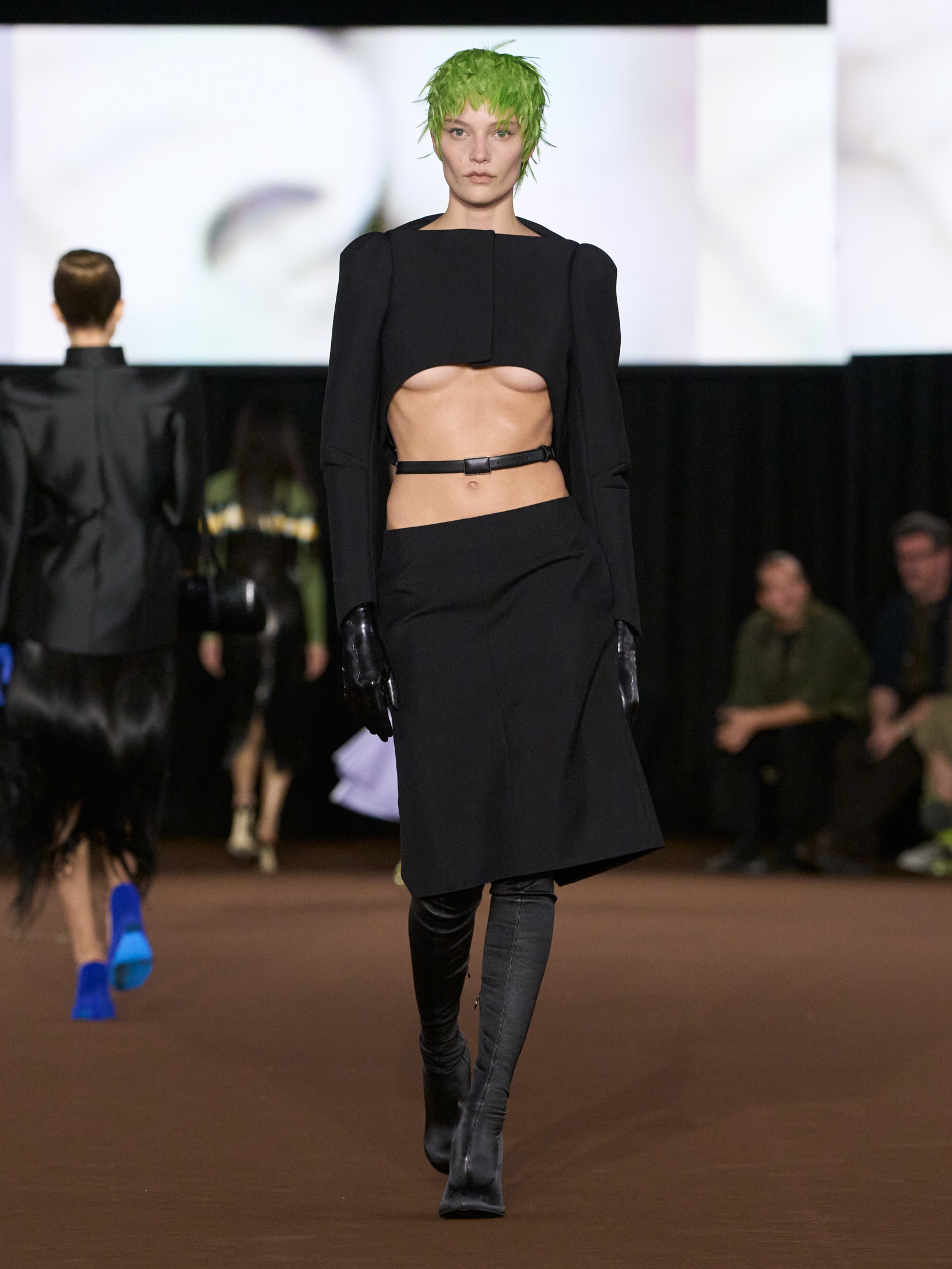 MUGLER Spring/Summer 2027: The Body Remembers Vanity Teen MUGLER Spring/Summer 2027: The Body Remembers MUGLER Spring/Summer 2027: The Body Remembers Vanity Teen