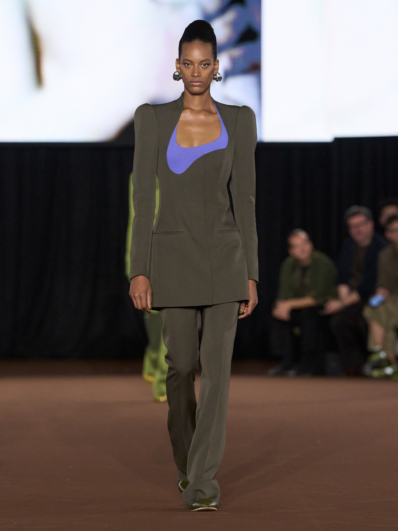 MUGLER Spring/Summer 2027: The Body Remembers Vanity Teen MUGLER Spring/Summer 2027: The Body Remembers MUGLER Spring/Summer 2027: The Body Remembers Vanity Teen