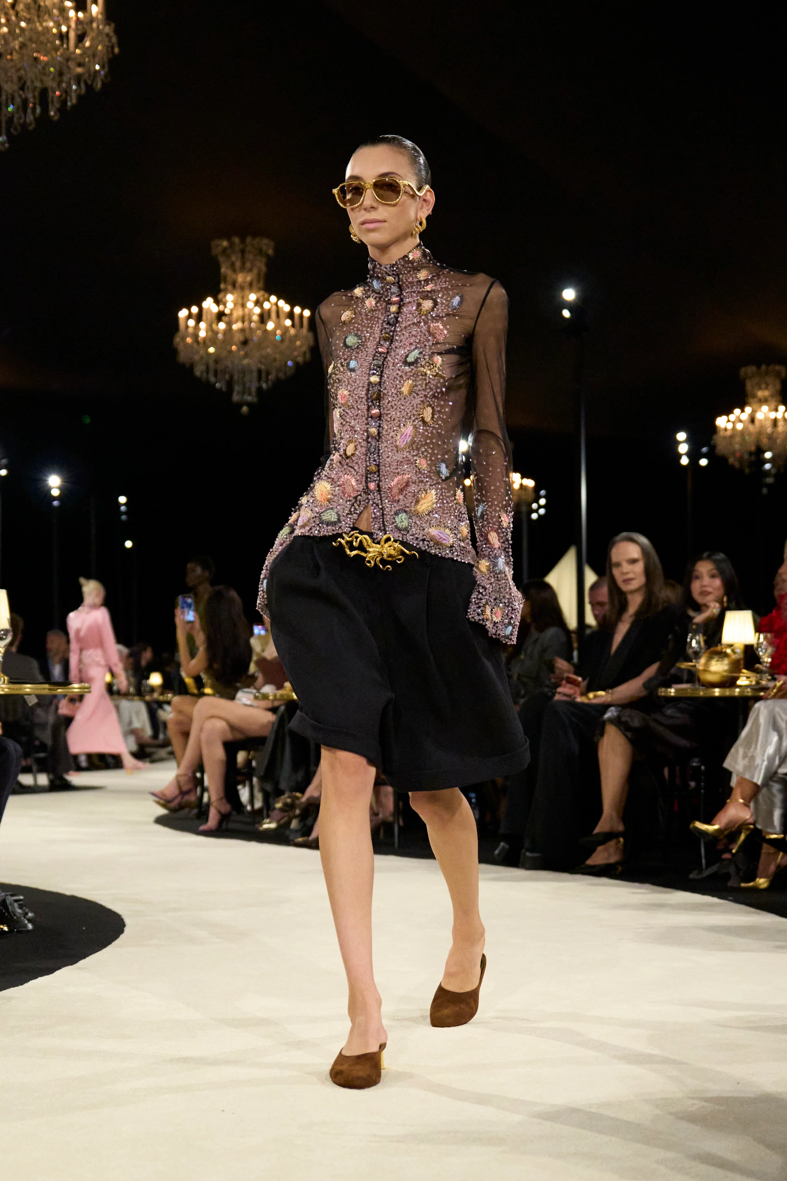 Schiaparelli SS27: Distilling the Archive into Wearable Surrealism Vanity Teen Schiaparelli SS27: Distilling the Archive into Wearable Surrealism Schiaparelli SS27: Distilling the Archive into Wearable Surrealism Vanity Teen