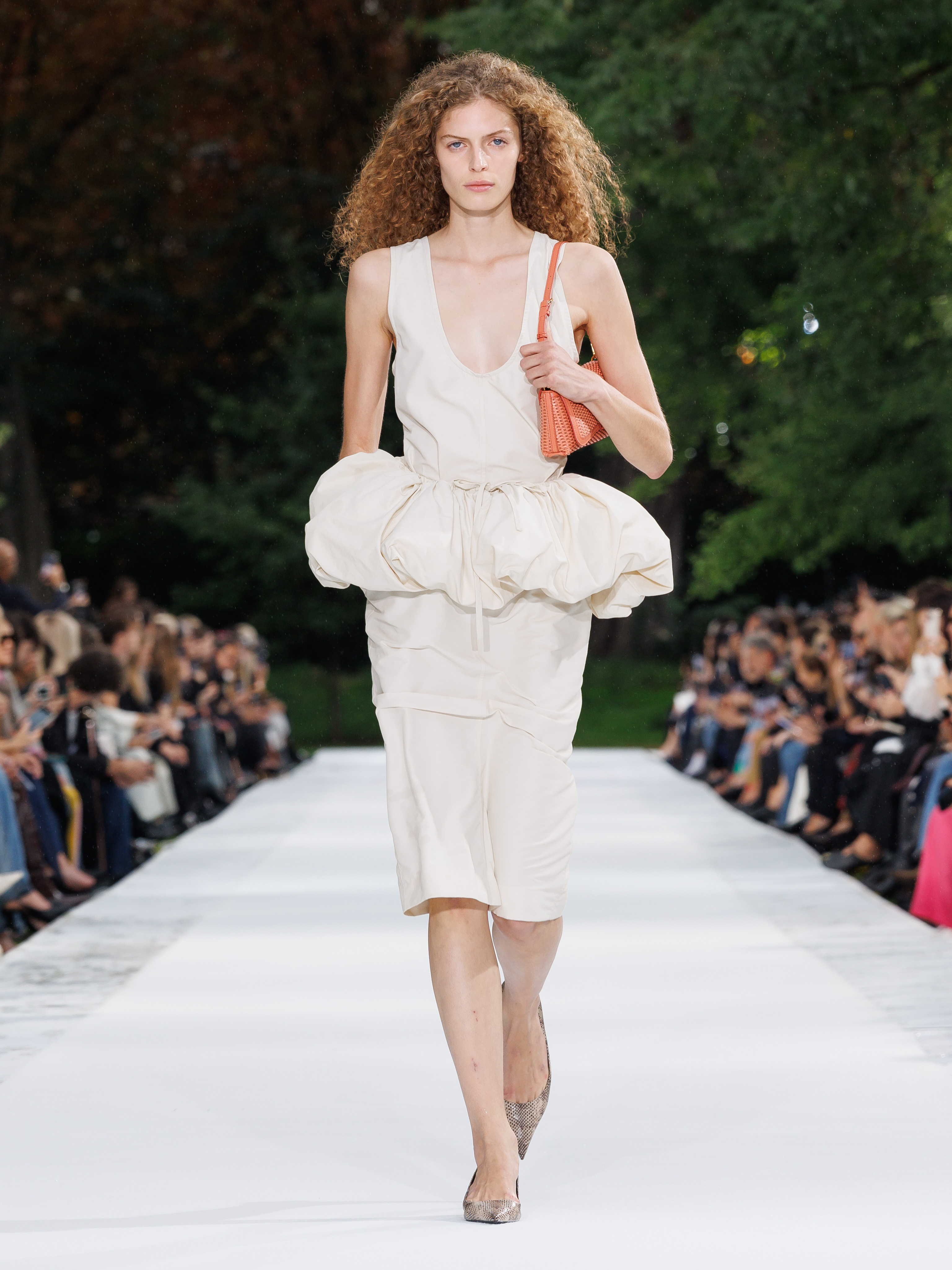 Stella McCartney SS27 Is an Ode to the Ocean Vanity Teen Stella McCartney SS27 Is an Ode to the Ocean Stella McCartney SS27 Is an Ode to the Ocean Vanity Teen