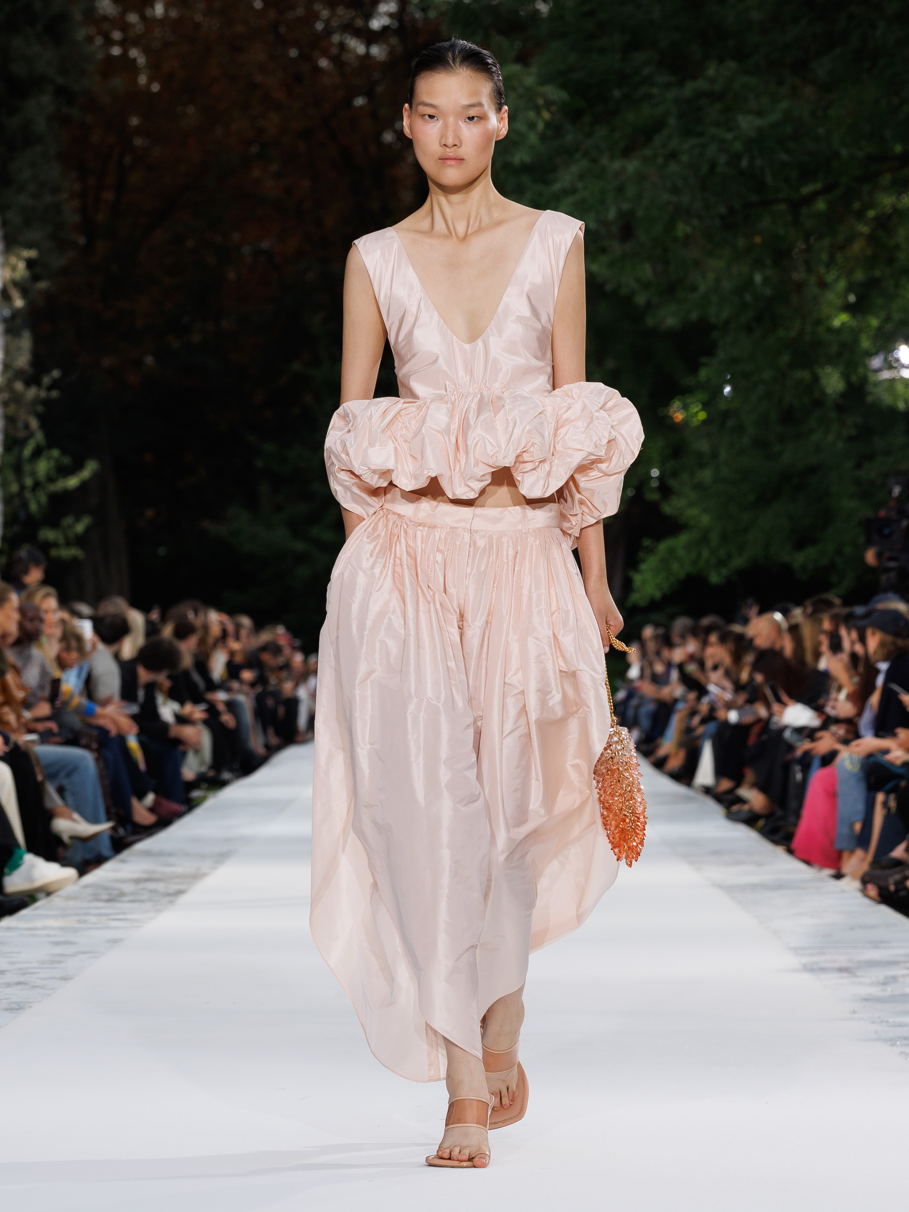 Stella McCartney SS27 Is an Ode to the Ocean Vanity Teen Stella McCartney SS27 Is an Ode to the Ocean Stella McCartney SS27 Is an Ode to the Ocean Vanity Teen