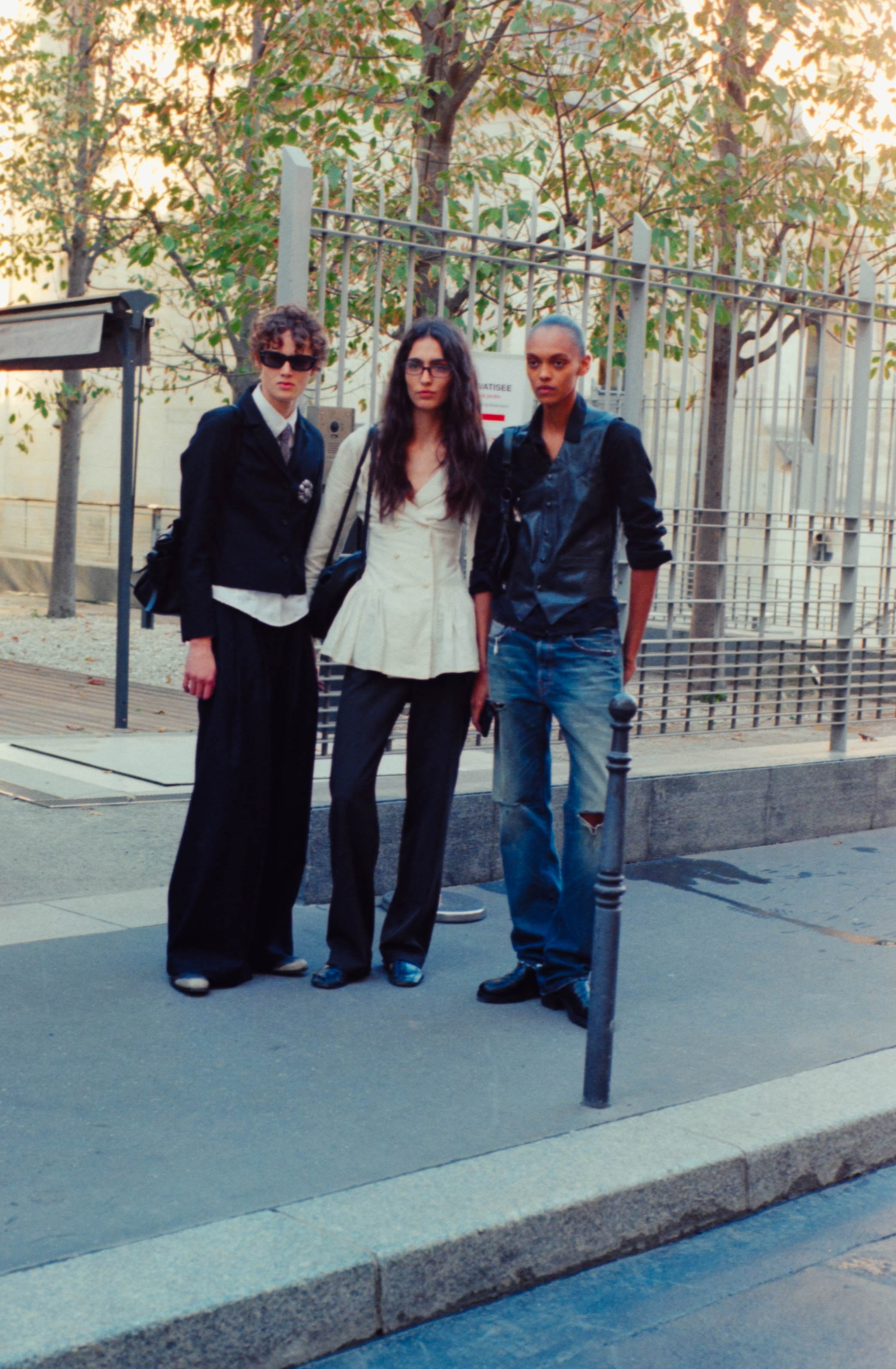 MODELS OFF DUTY – NO REHEARSAL MODELS OFF DUTY – NO REHEARSAL Vanity Teen