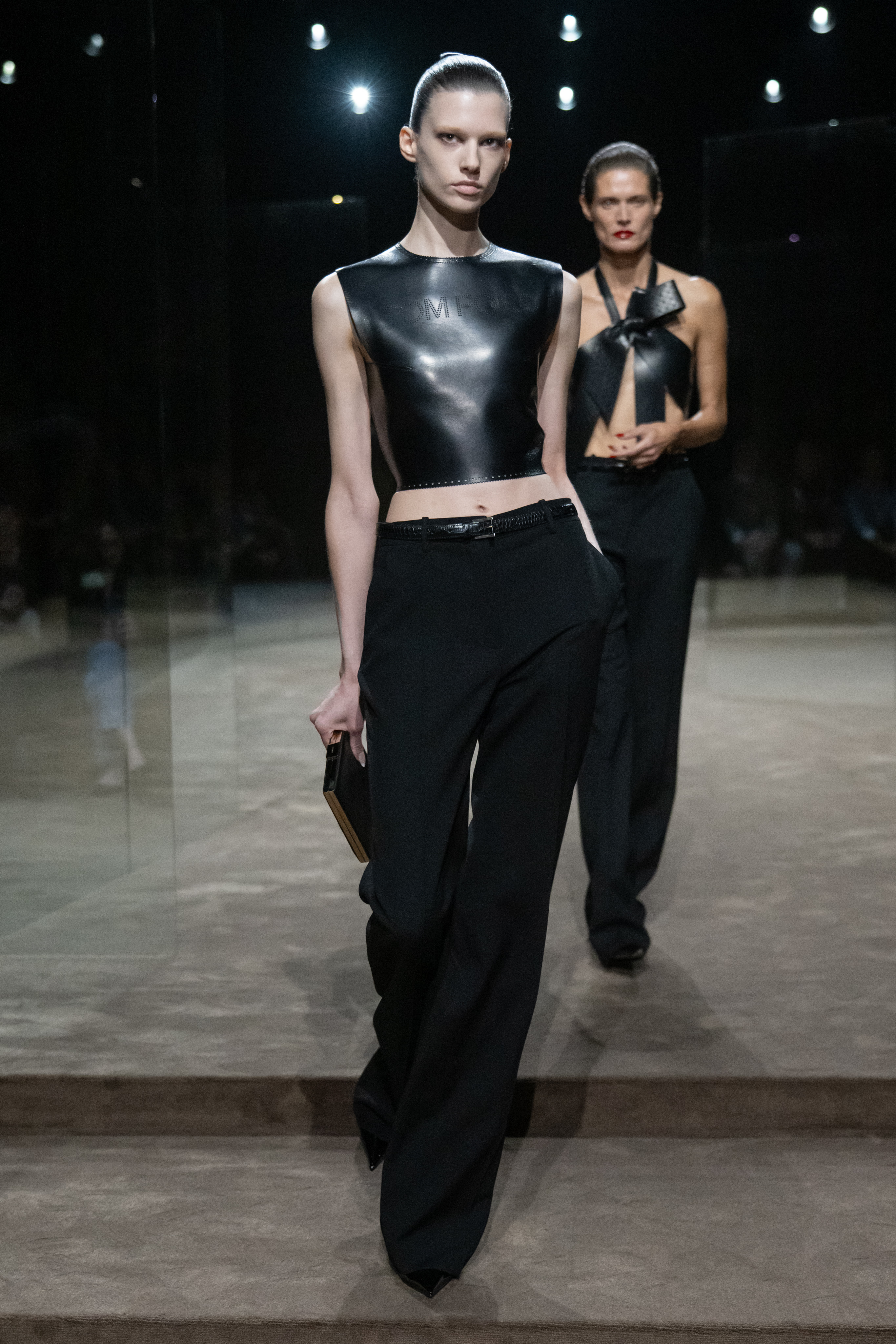 TOM FORD SS27 - DESIRE NEEDS AIR Vanity Teen TOM FORD SS27 - DESIRE NEEDS AIR TOM FORD SS27 - DESIRE NEEDS AIR Vanity Teen