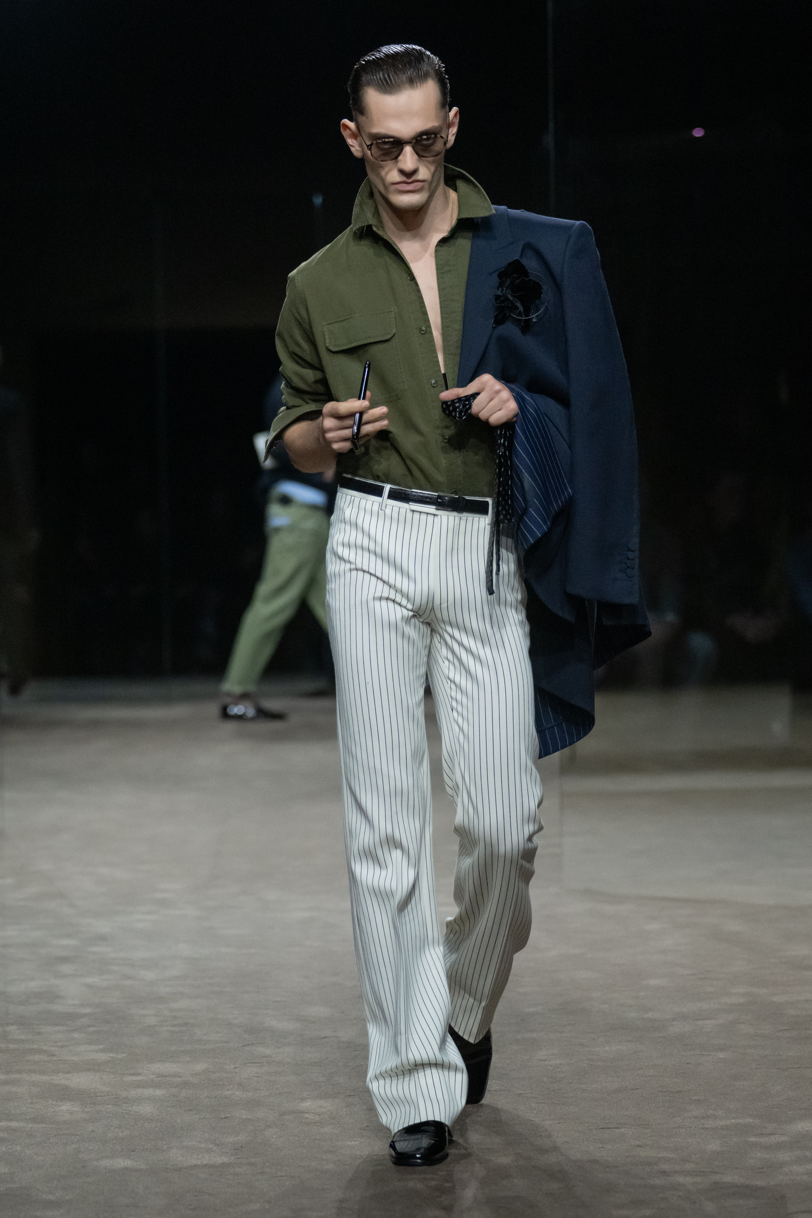 TOM FORD SS27 - DESIRE NEEDS AIR Vanity Teen TOM FORD SS27 - DESIRE NEEDS AIR TOM FORD SS27 - DESIRE NEEDS AIR Vanity Teen