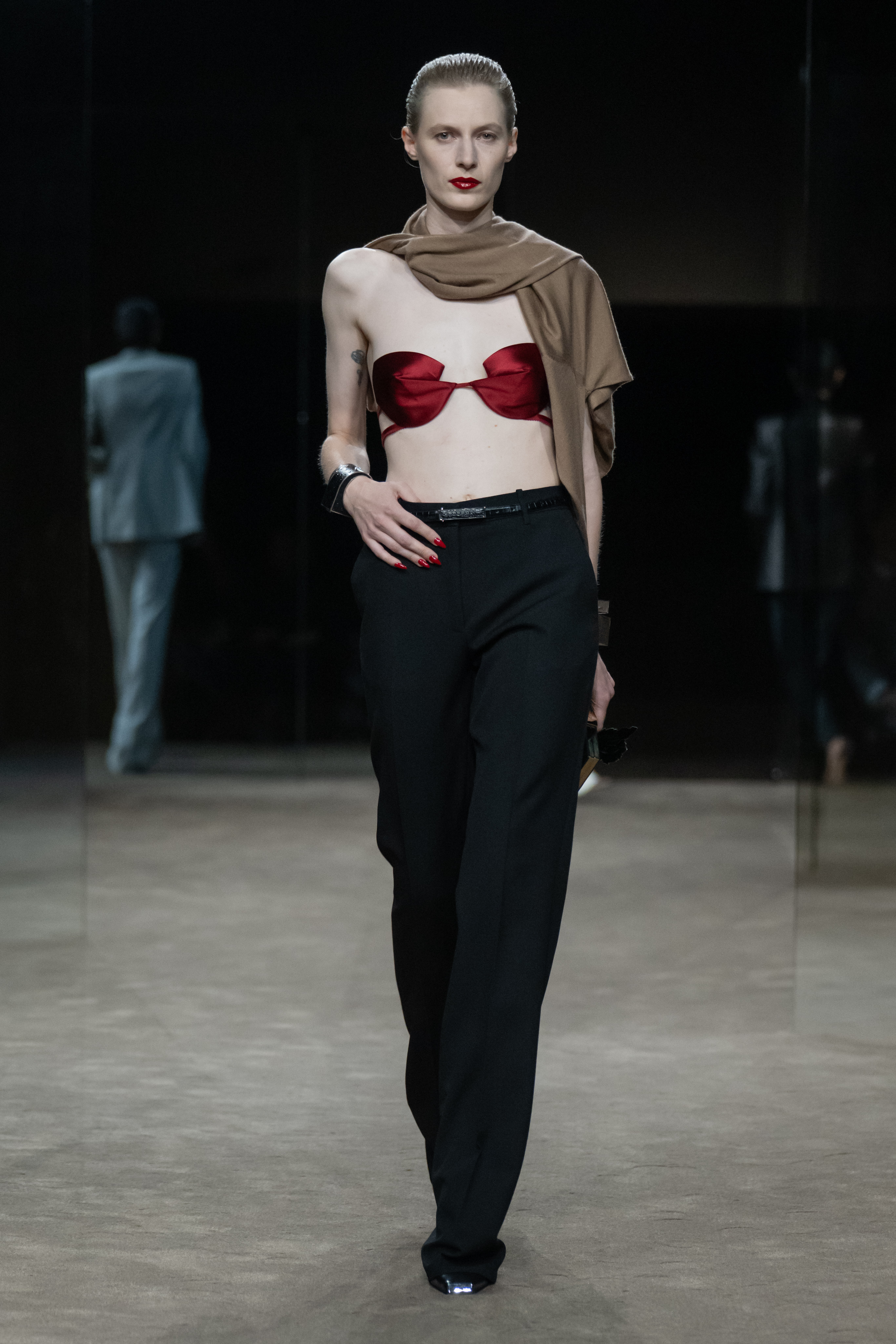 TOM FORD SS27 - DESIRE NEEDS AIR Vanity Teen TOM FORD SS27 - DESIRE NEEDS AIR TOM FORD SS27 - DESIRE NEEDS AIR Vanity Teen