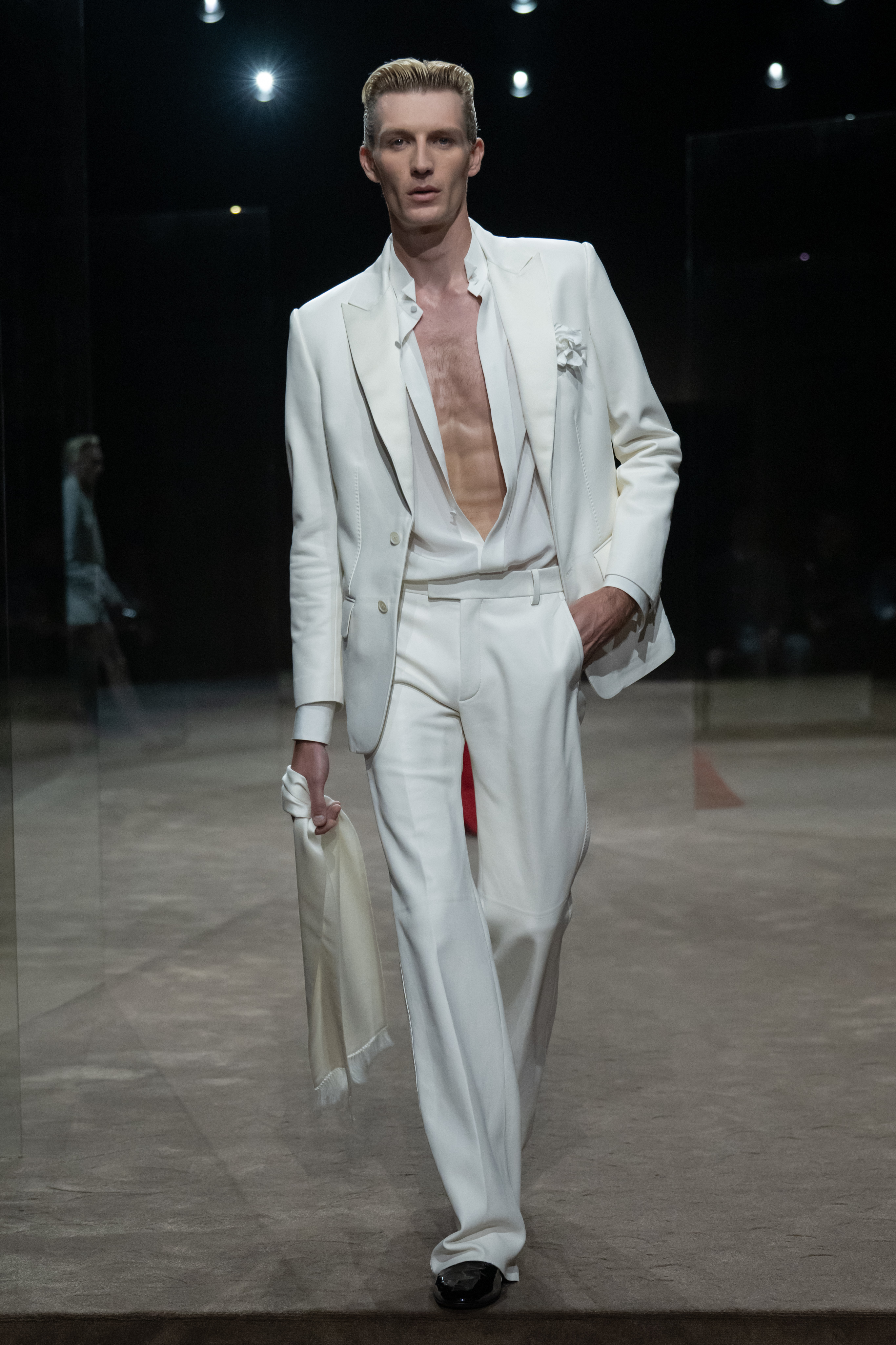 TOM FORD SS27 - DESIRE NEEDS AIR Vanity Teen TOM FORD SS27 - DESIRE NEEDS AIR TOM FORD SS27 - DESIRE NEEDS AIR Vanity Teen