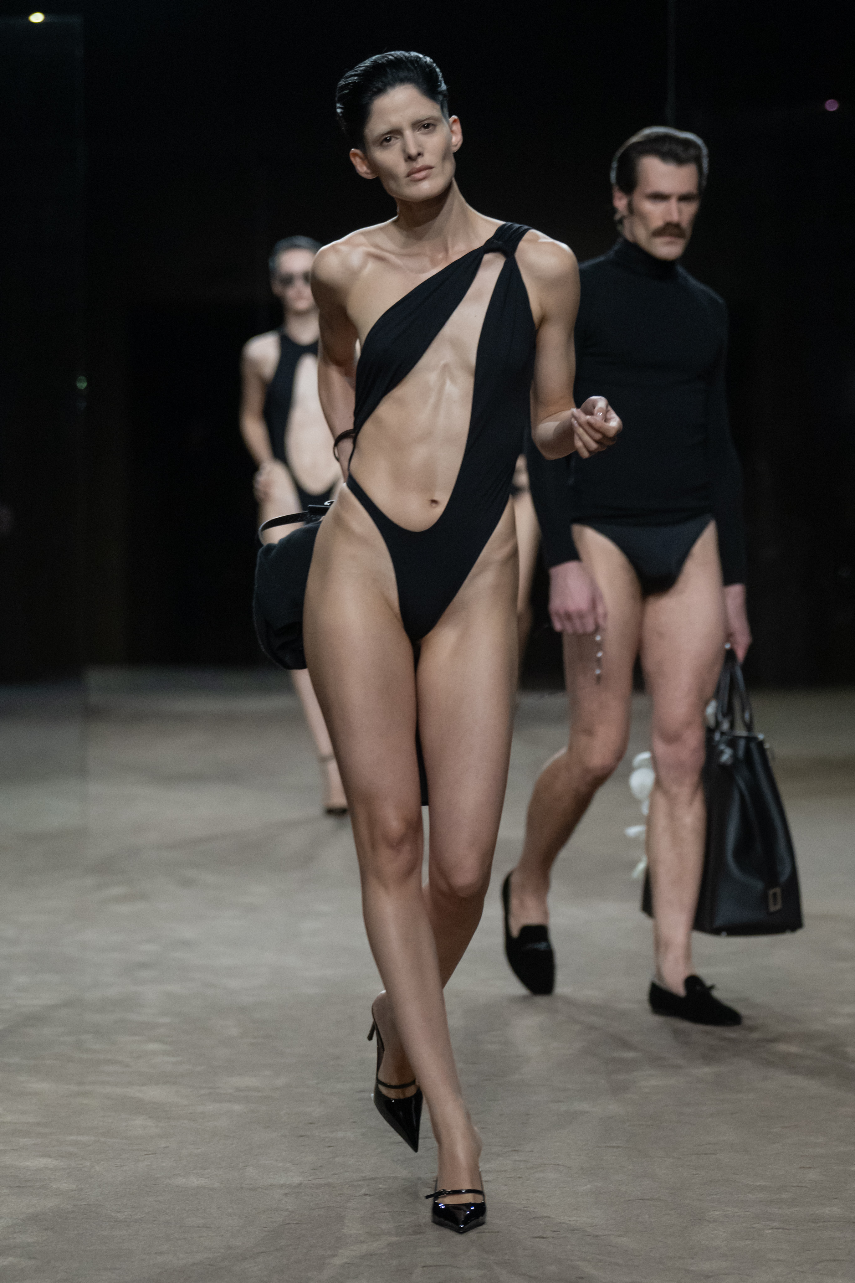 TOM FORD SS27 - DESIRE NEEDS AIR Vanity Teen TOM FORD SS27 - DESIRE NEEDS AIR TOM FORD SS27 - DESIRE NEEDS AIR Vanity Teen