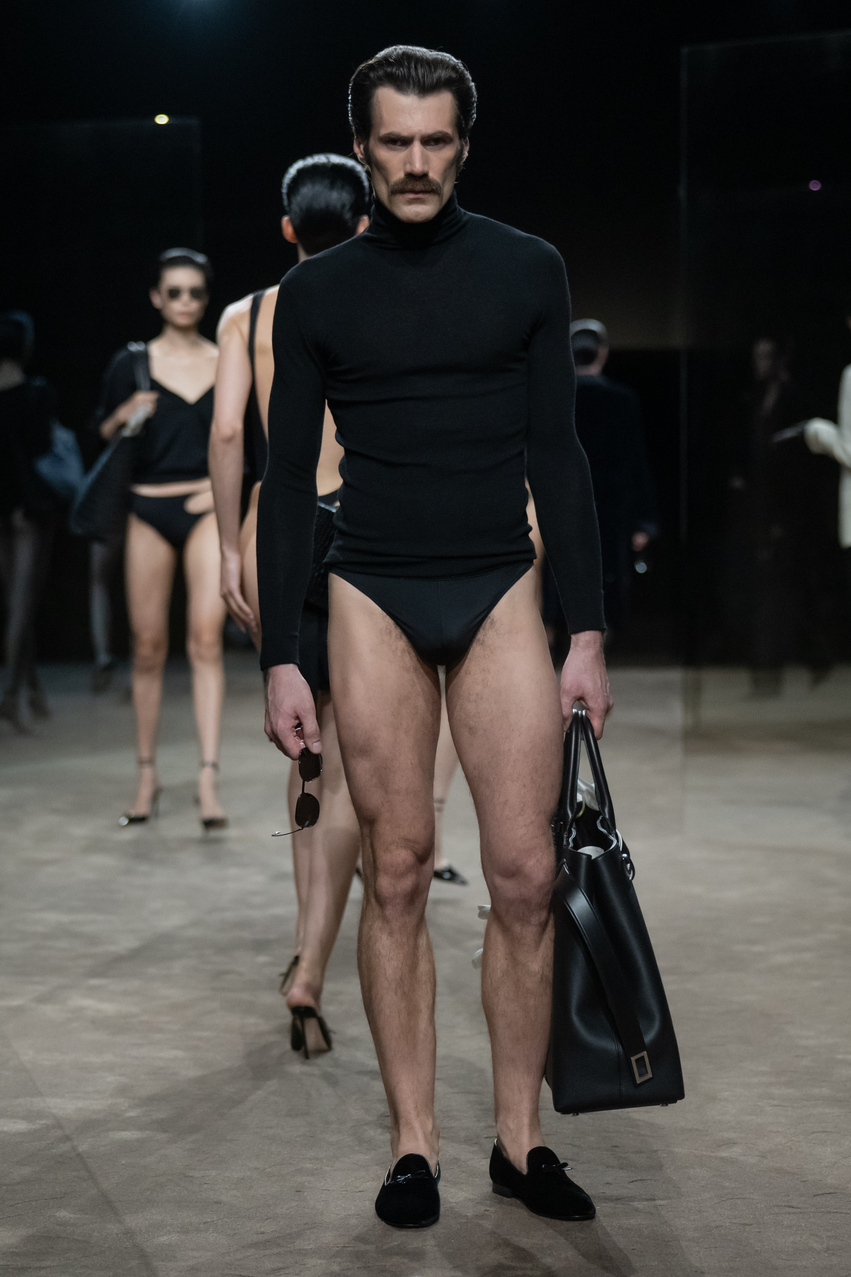 TOM FORD SS27 - DESIRE NEEDS AIR Vanity Teen TOM FORD SS27 - DESIRE NEEDS AIR TOM FORD SS27 - DESIRE NEEDS AIR Vanity Teen