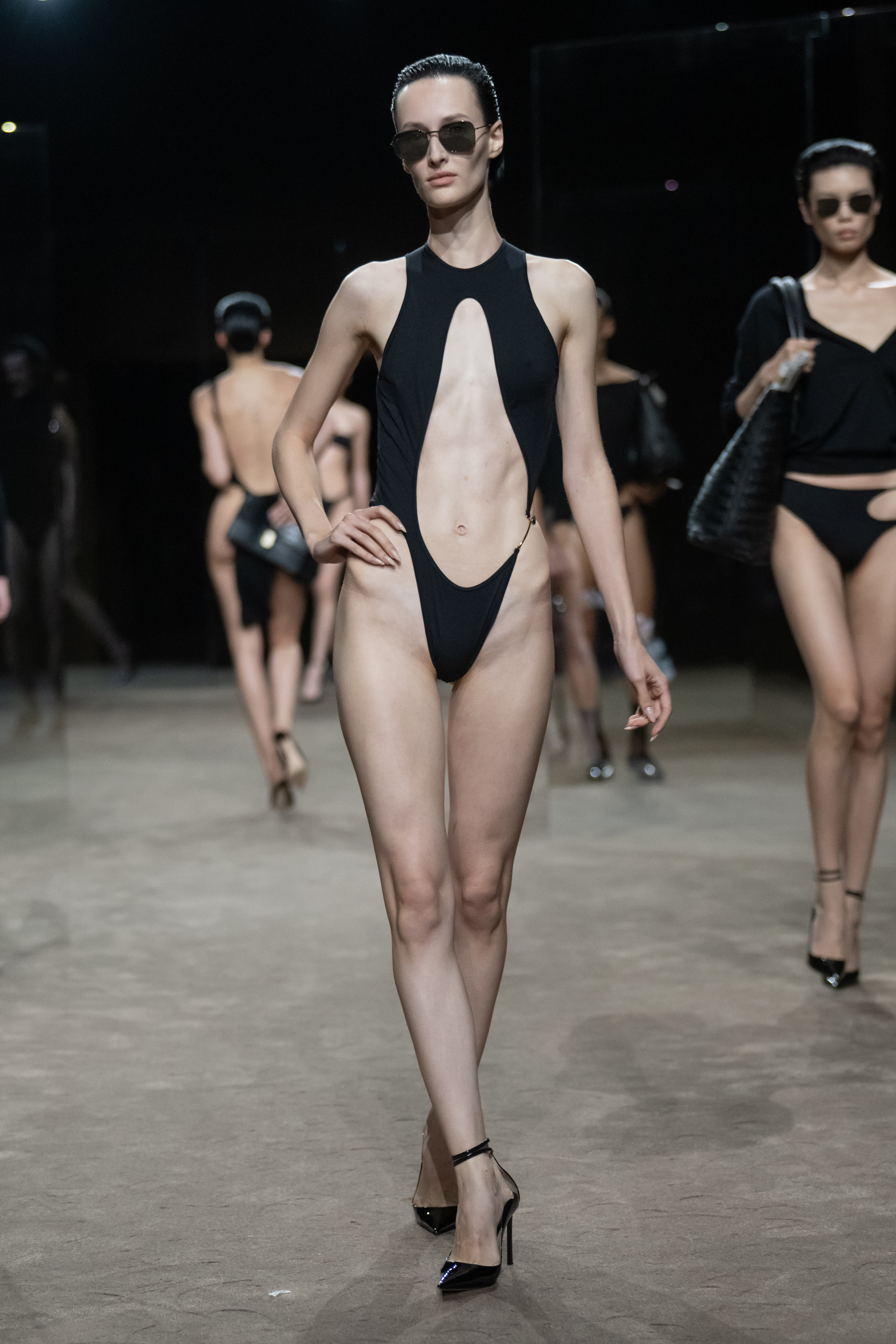 TOM FORD SS27 - DESIRE NEEDS AIR Vanity Teen TOM FORD SS27 - DESIRE NEEDS AIR TOM FORD SS27 - DESIRE NEEDS AIR Vanity Teen