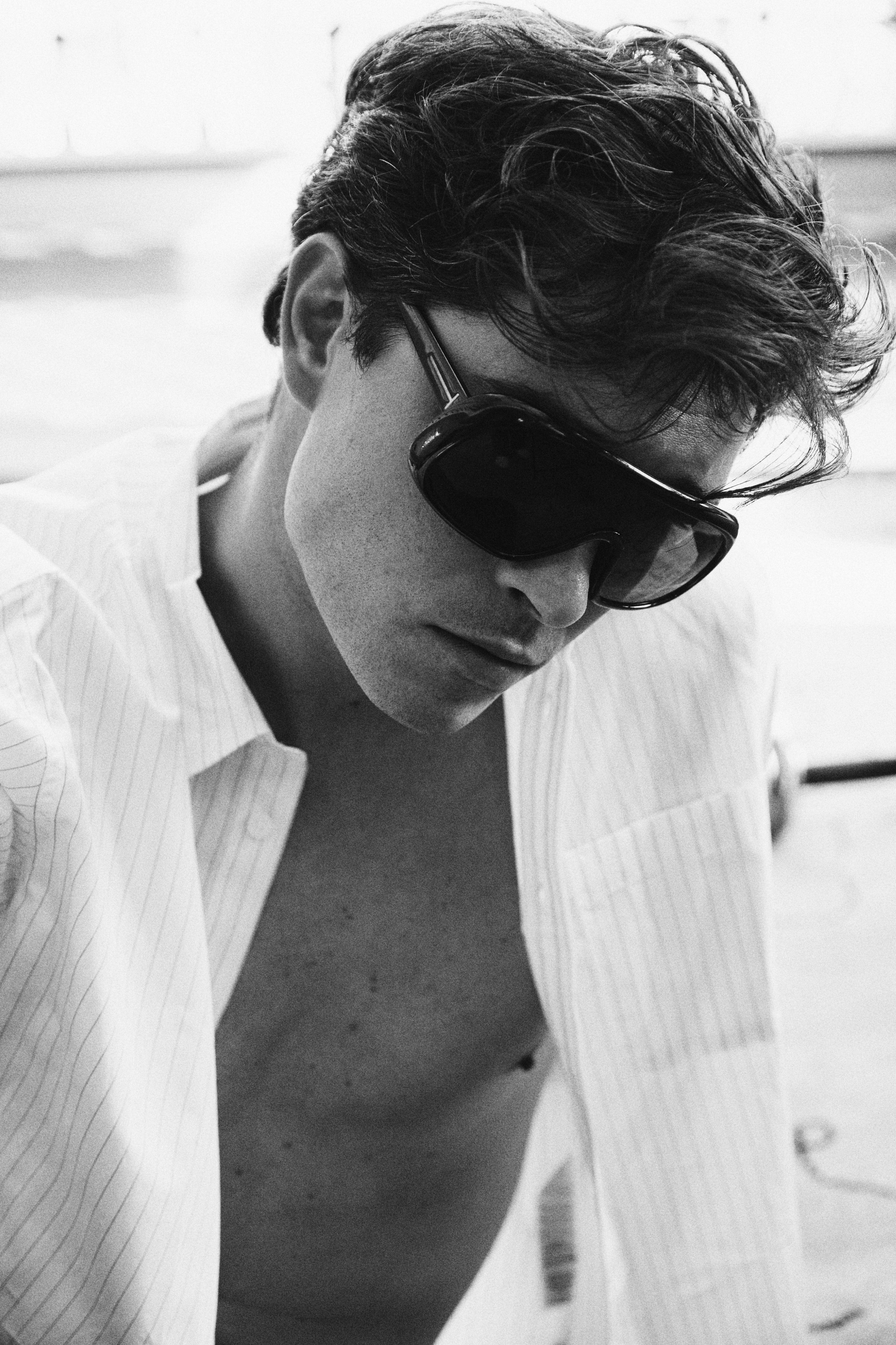 FRANCISCO LACHOWSKI - THE ICON COMES HOME Vanity Teen FRANCISCO LACHOWSKI - THE ICON COMES HOME FRANCISCO LACHOWSKI - THE ICON COMES HOME Vanity Teen