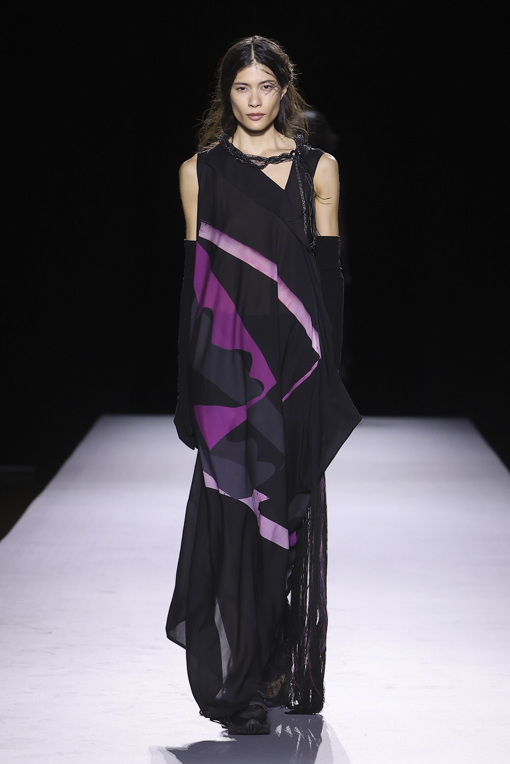 Yohji Yamamoto SS27: the extraordinary power to remain true to yourself Yohji Yamamoto SS27: the extraordinary power to remain true to yourself Vanity Teen