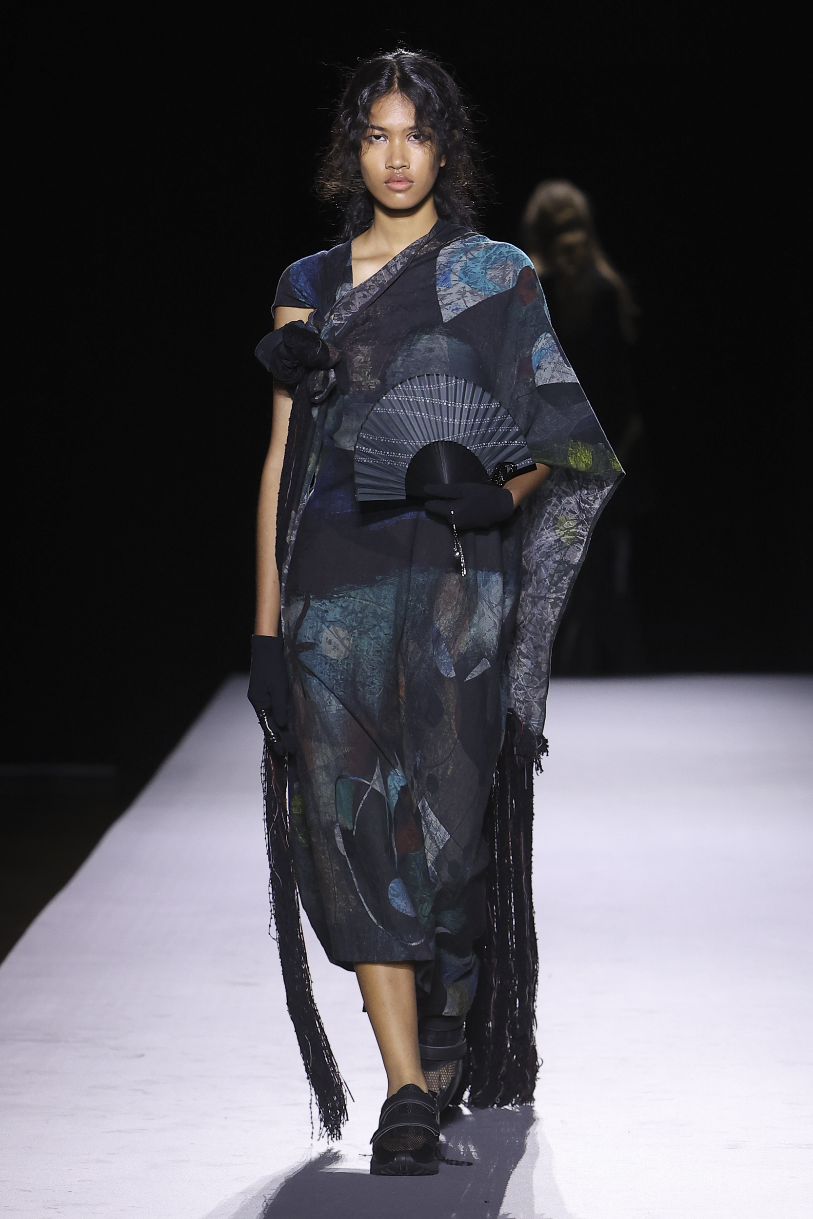 Yohji Yamamoto SS27: the extraordinary power to remain true to yourself Yohji Yamamoto SS27: the extraordinary power to remain true to yourself Vanity Teen