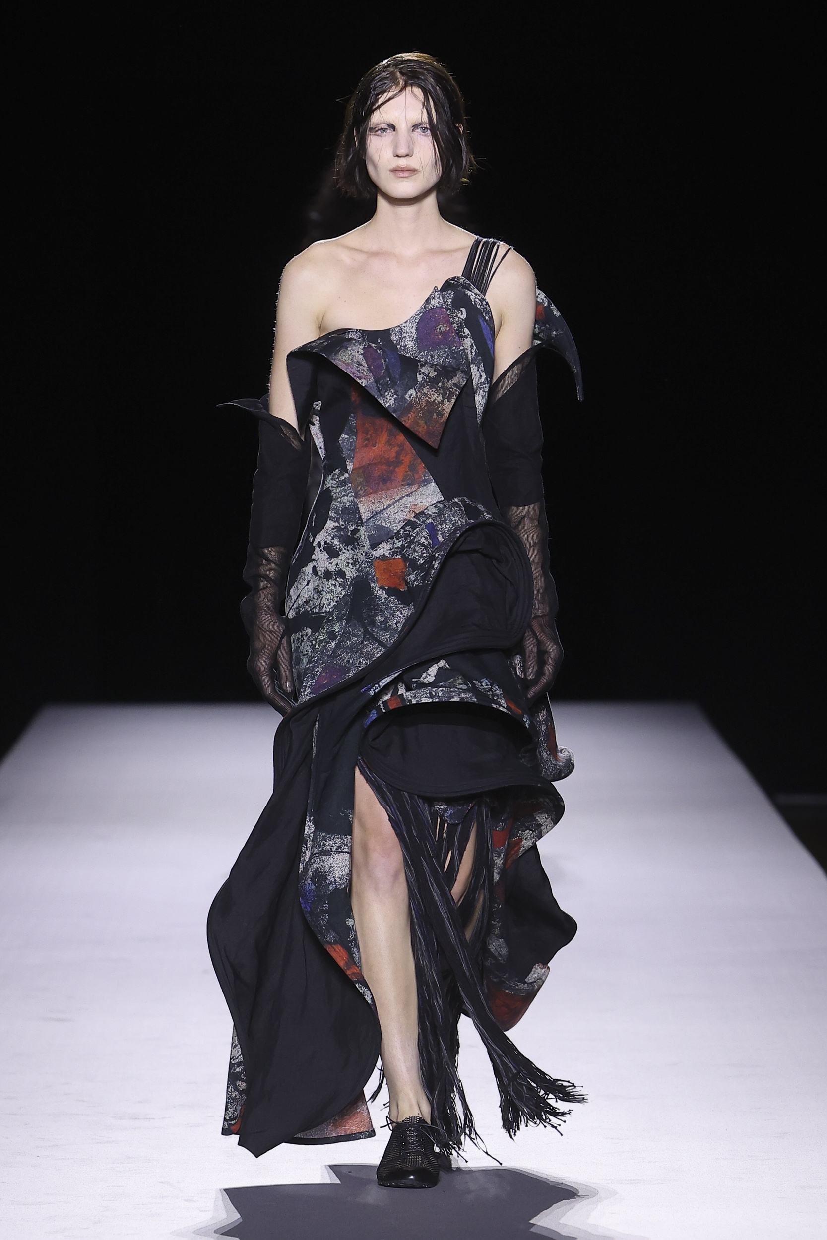 Yohji Yamamoto SS27: the extraordinary power to remain true to yourself Yohji Yamamoto SS27: the extraordinary power to remain true to yourself Vanity Teen