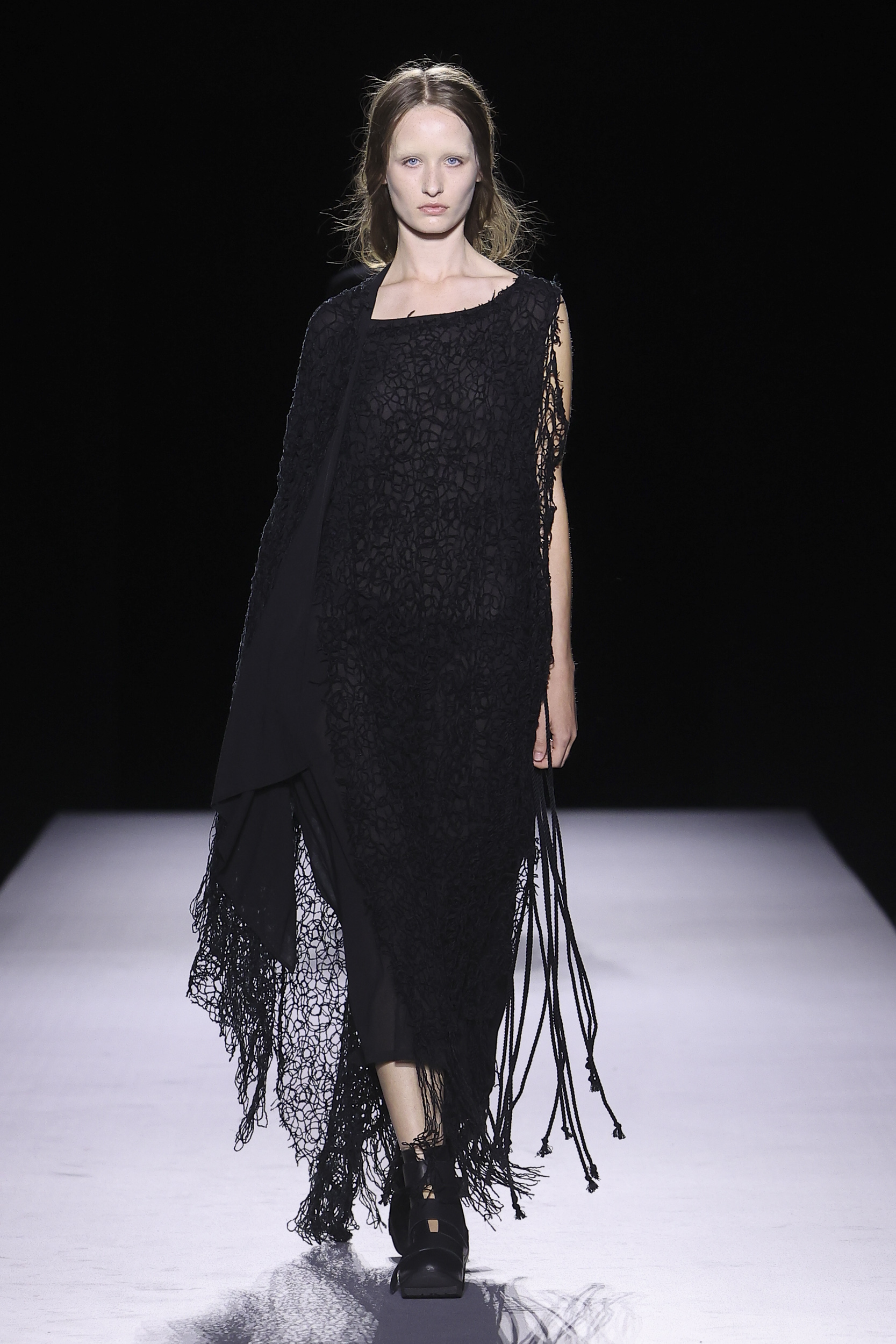 Yohji Yamamoto SS27: the extraordinary power to remain true to yourself Yohji Yamamoto SS27: the extraordinary power to remain true to yourself Vanity Teen
