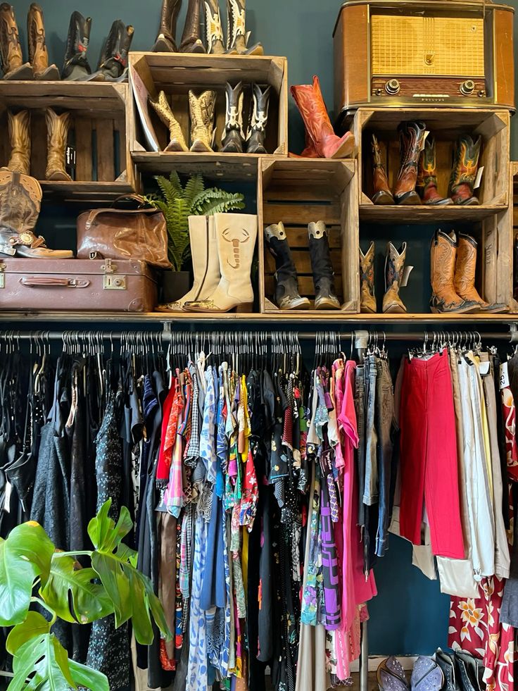 The Secondhand Fashion Boom Has a Hidden Cost The Secondhand Fashion Boom Has a Hidden Cost Vanity Teen