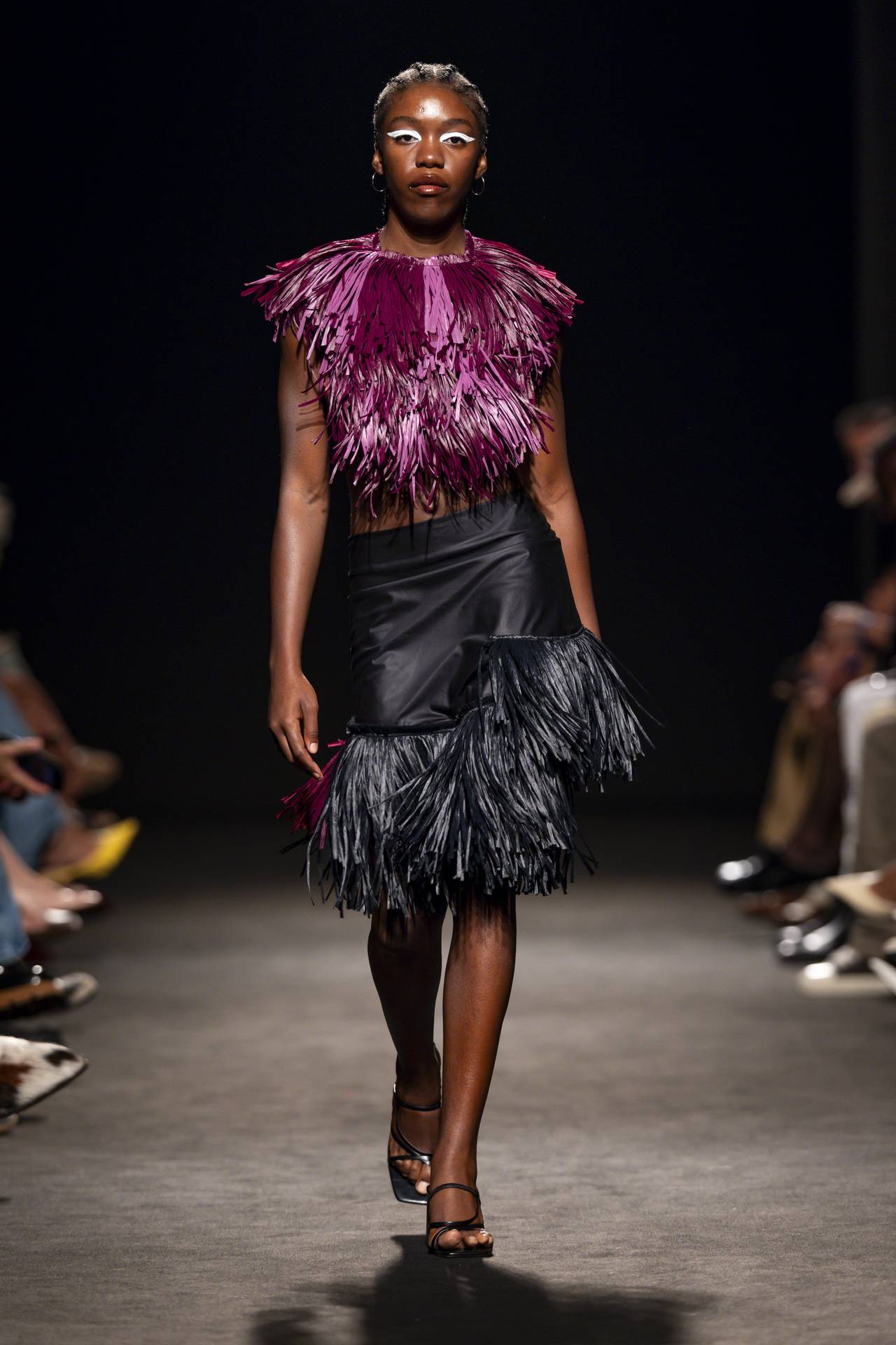 ModaLisboa SS27, Part Two: From Childhood Dreams to Dark Romance Vanity Teen ModaLisboa SS27, Part Two: From Childhood Dreams to Dark Romance ModaLisboa SS27, Part Two: From Childhood Dreams to Dark Romance Vanity Teen