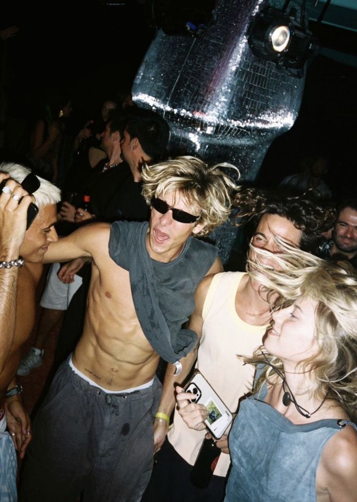 The Decline of the Nightlife: is clubbing really dead? Vanity Teen night out
