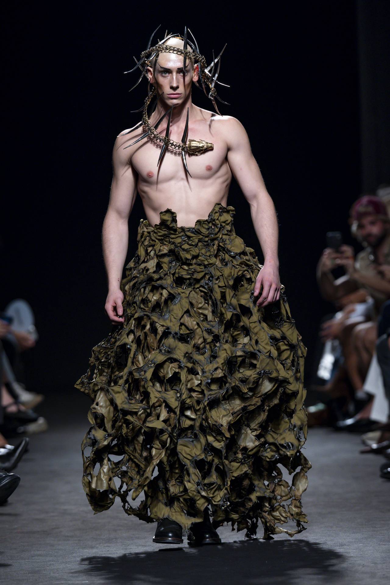 ModaLisboa SS27, Part Two: From Childhood Dreams to Dark Romance Vanity Teen ModaLisboa SS27, Part Two: From Childhood Dreams to Dark Romance ModaLisboa SS27, Part Two: From Childhood Dreams to Dark Romance Vanity Teen