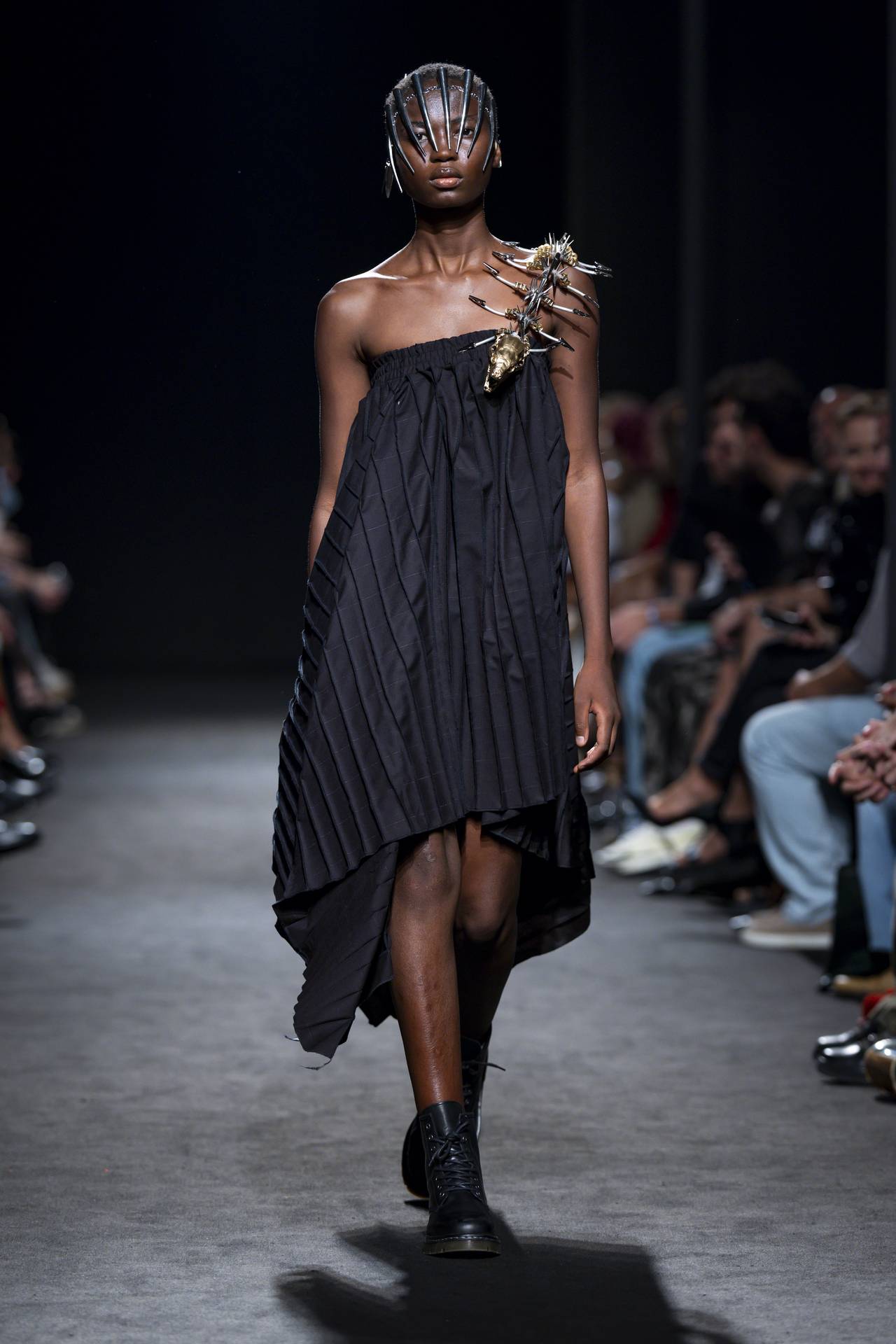 ModaLisboa SS27, Part Two: From Childhood Dreams to Dark Romance Vanity Teen ModaLisboa SS27, Part Two: From Childhood Dreams to Dark Romance ModaLisboa SS27, Part Two: From Childhood Dreams to Dark Romance Vanity Teen